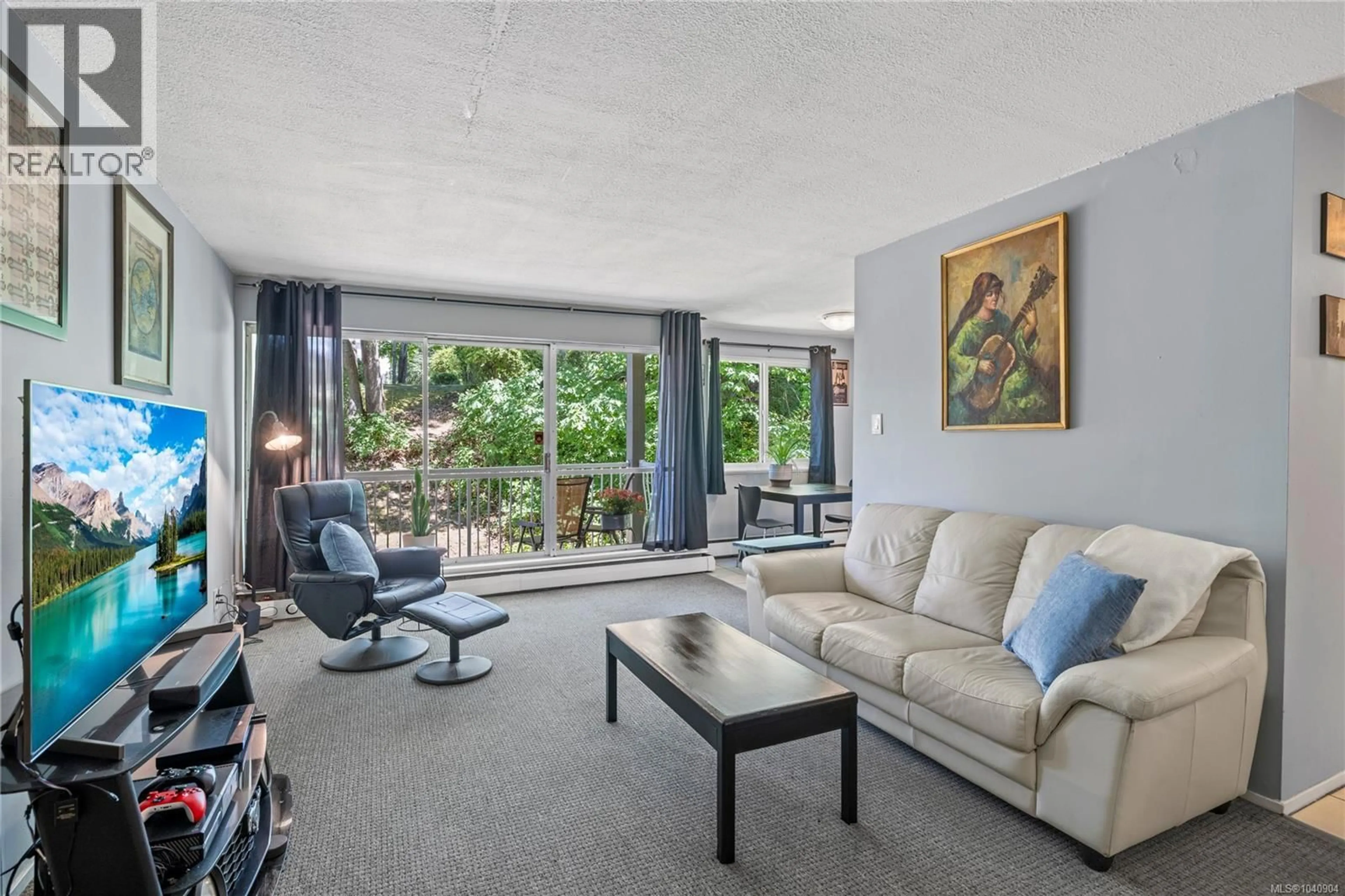 Living room with furniture, unknown for 5208 - 999 BOWEN ROAD, Nanaimo British Columbia V9R2A4