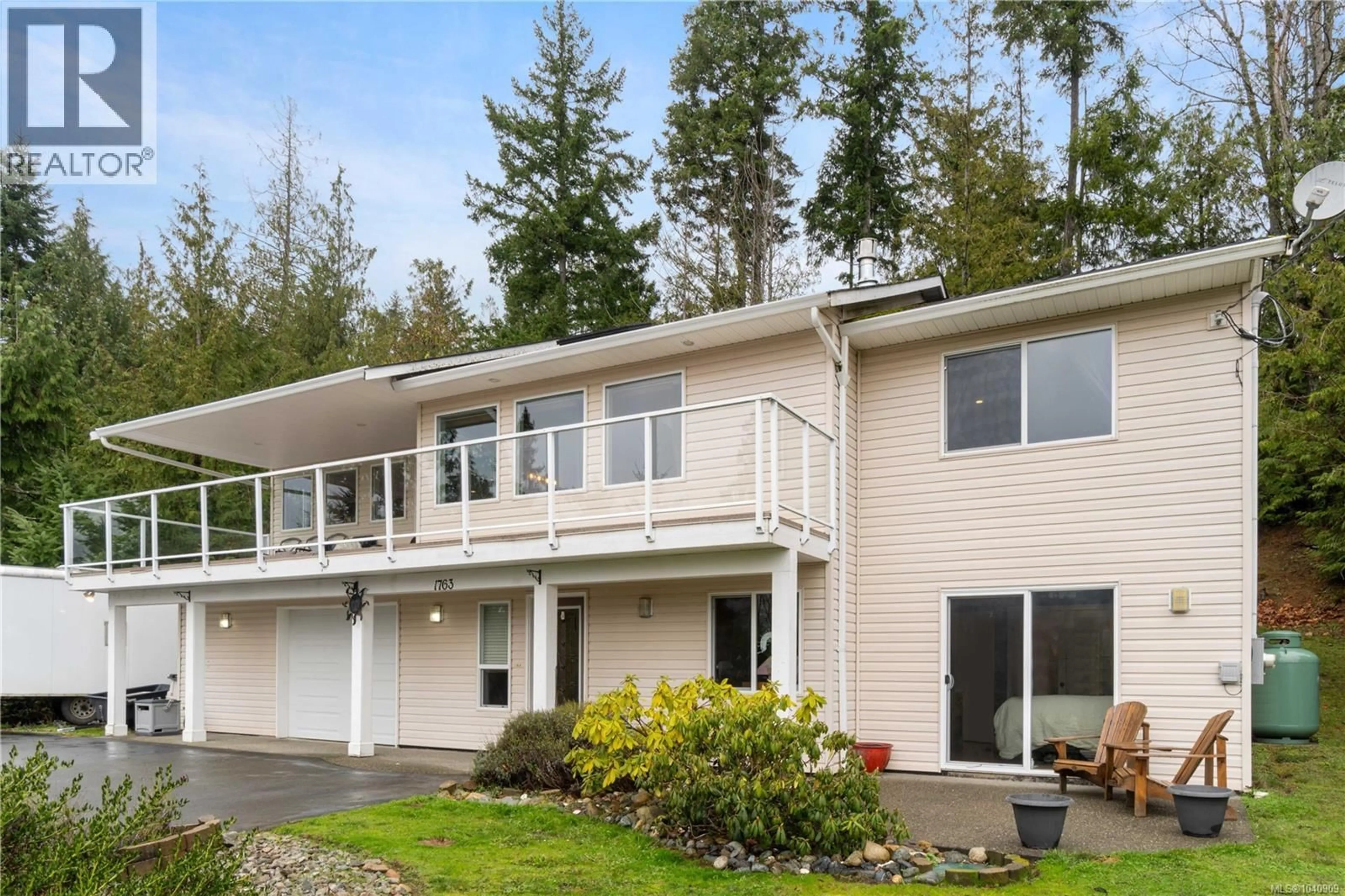 Home with vinyl exterior material, unknown for 1763 MARTINI WAY, Qualicum Beach British Columbia V9K2S3