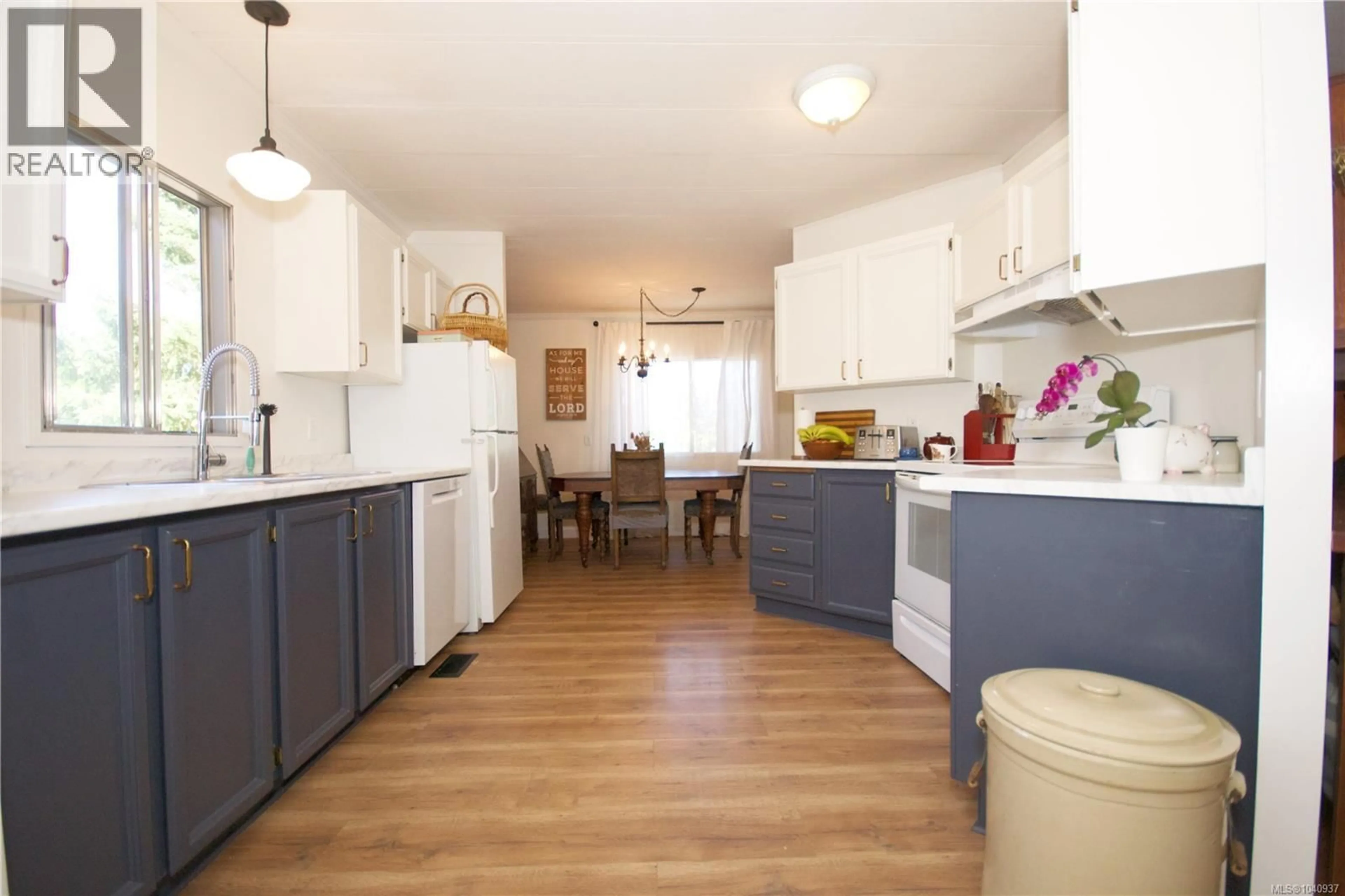 Open concept kitchen, unknown for 2424 ARMSTRONG CRESCENT, Nanoose Bay British Columbia J9P9J9