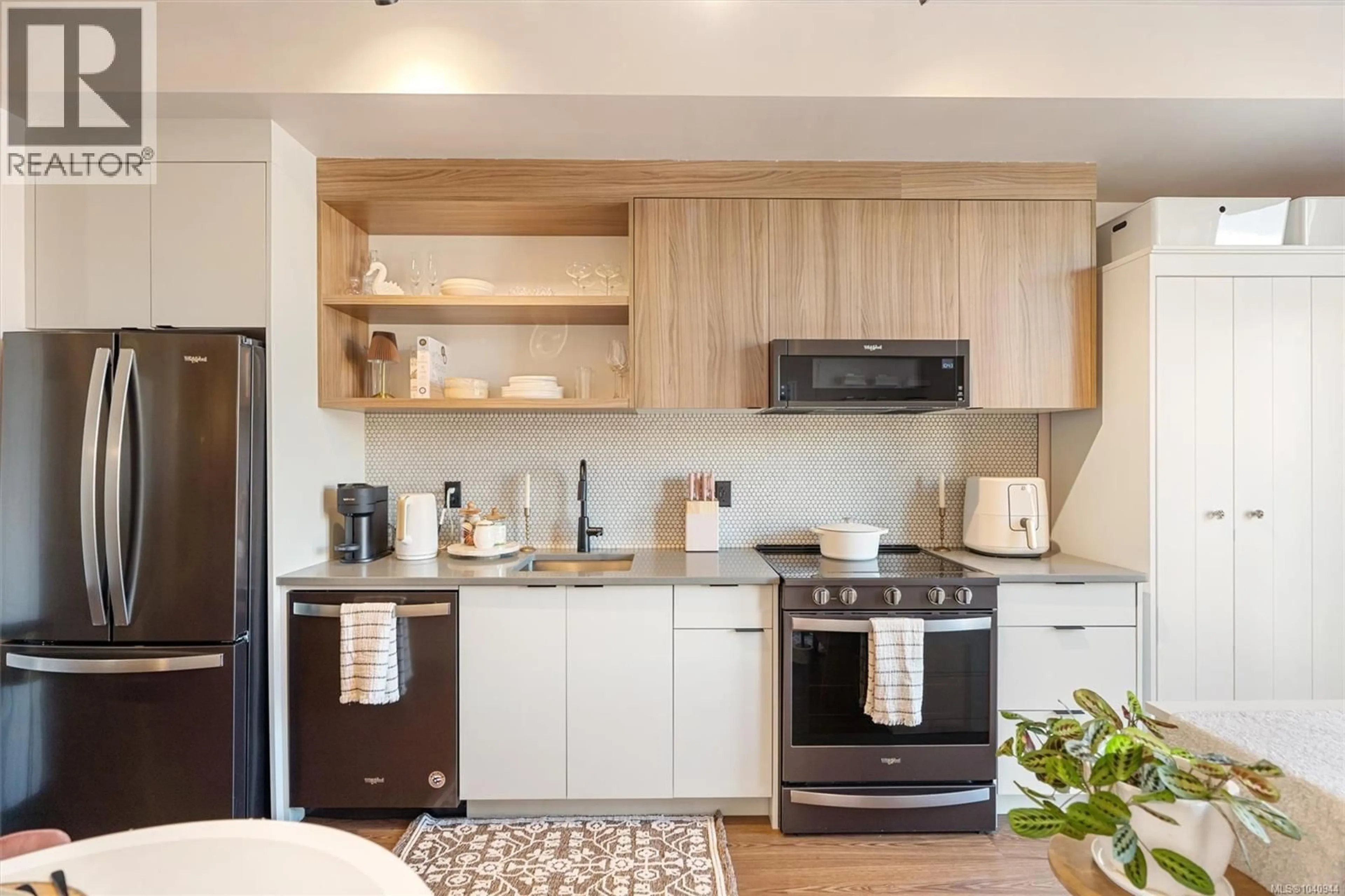 Open concept kitchen, unknown for 310 - 515 CHATHAM STREET, Victoria British Columbia V8T0C8