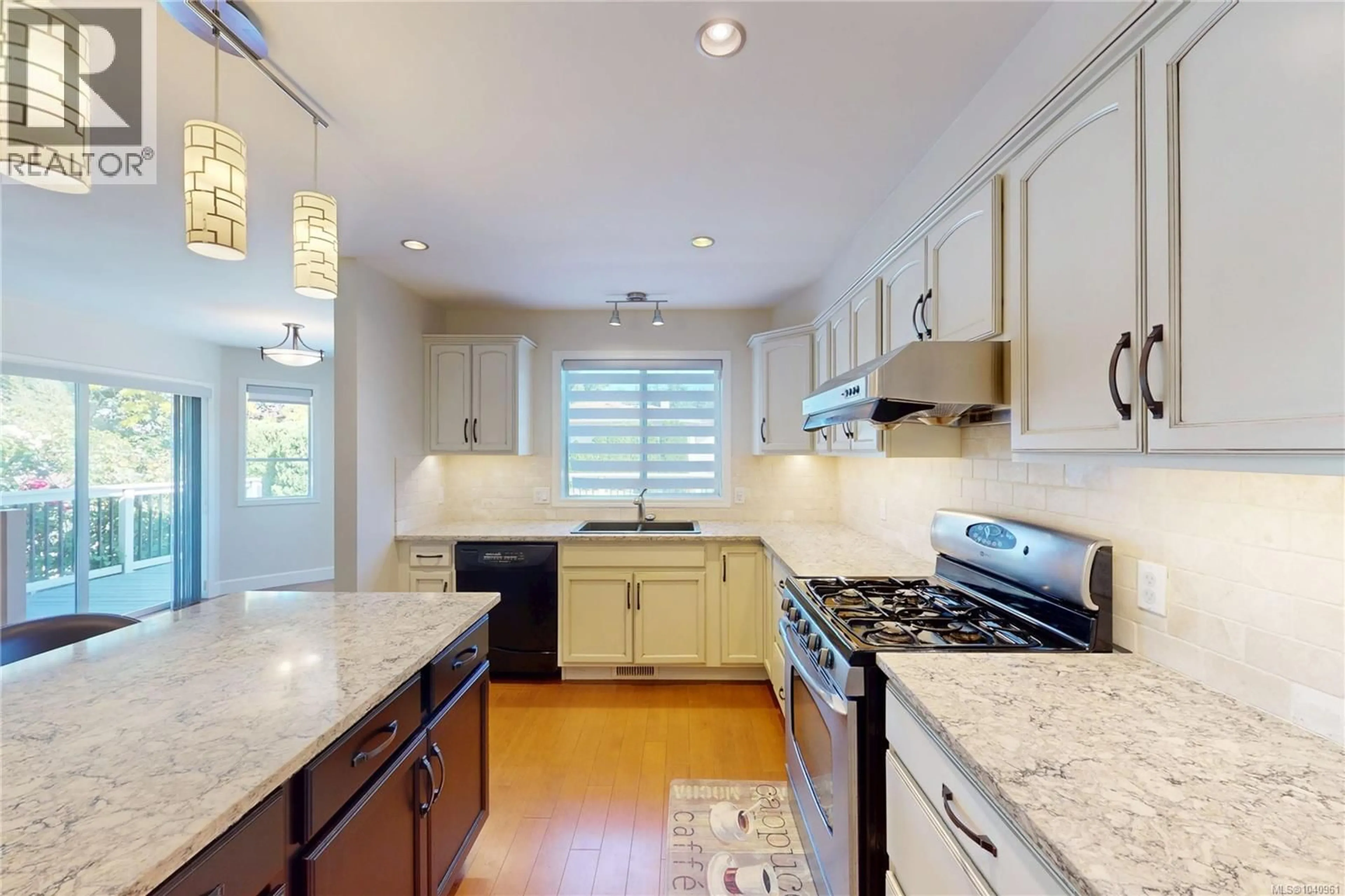 Open concept kitchen, ceramic/tile floor for 4767 ELLIOT PLACE, Saanich British Columbia V8Y3E4