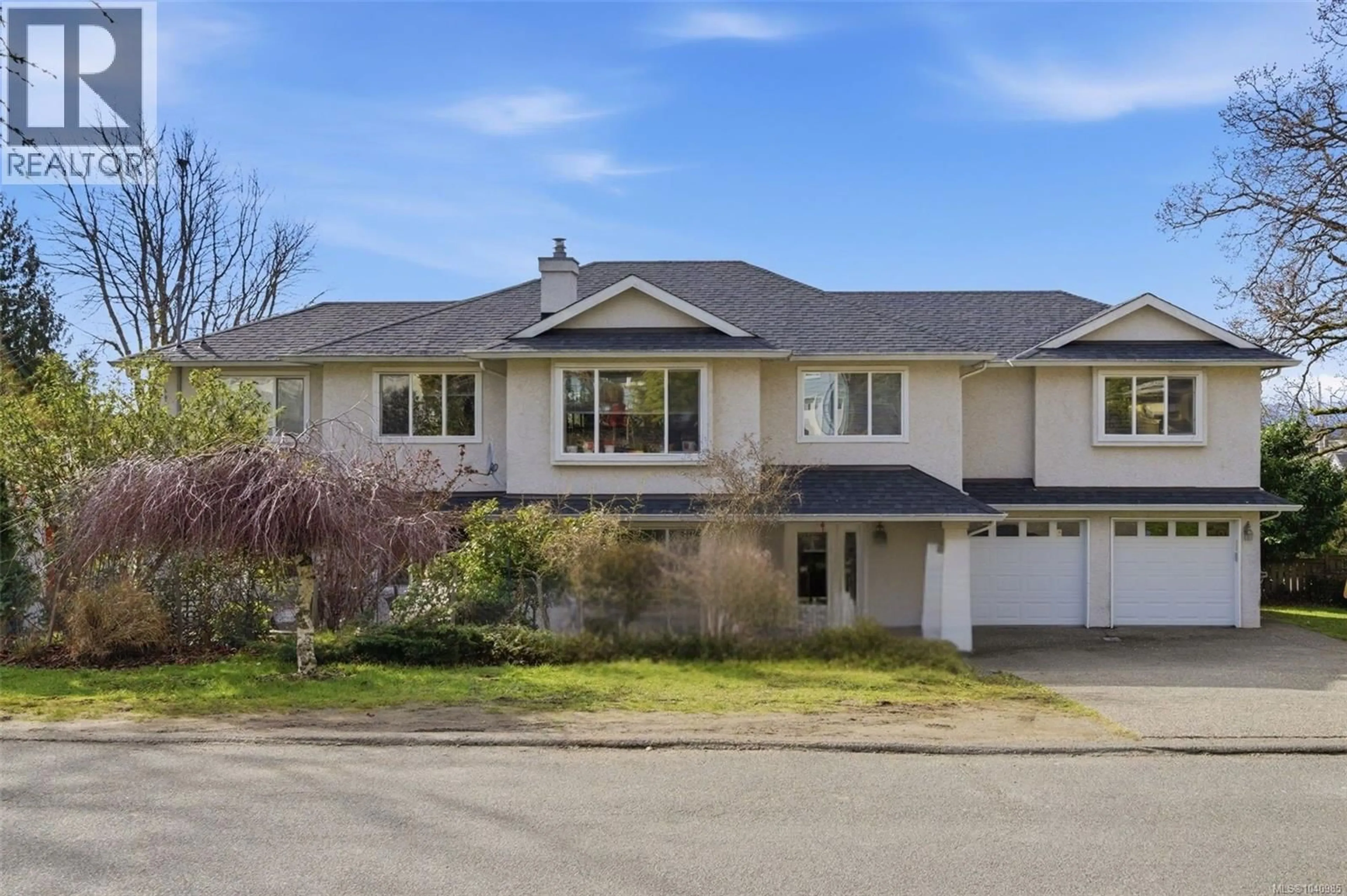 A pic from outside/outdoor area/front of a property/back of a property/a pic from drone, street for 1185 ROCK STREET, Saanich British Columbia V8P2C1