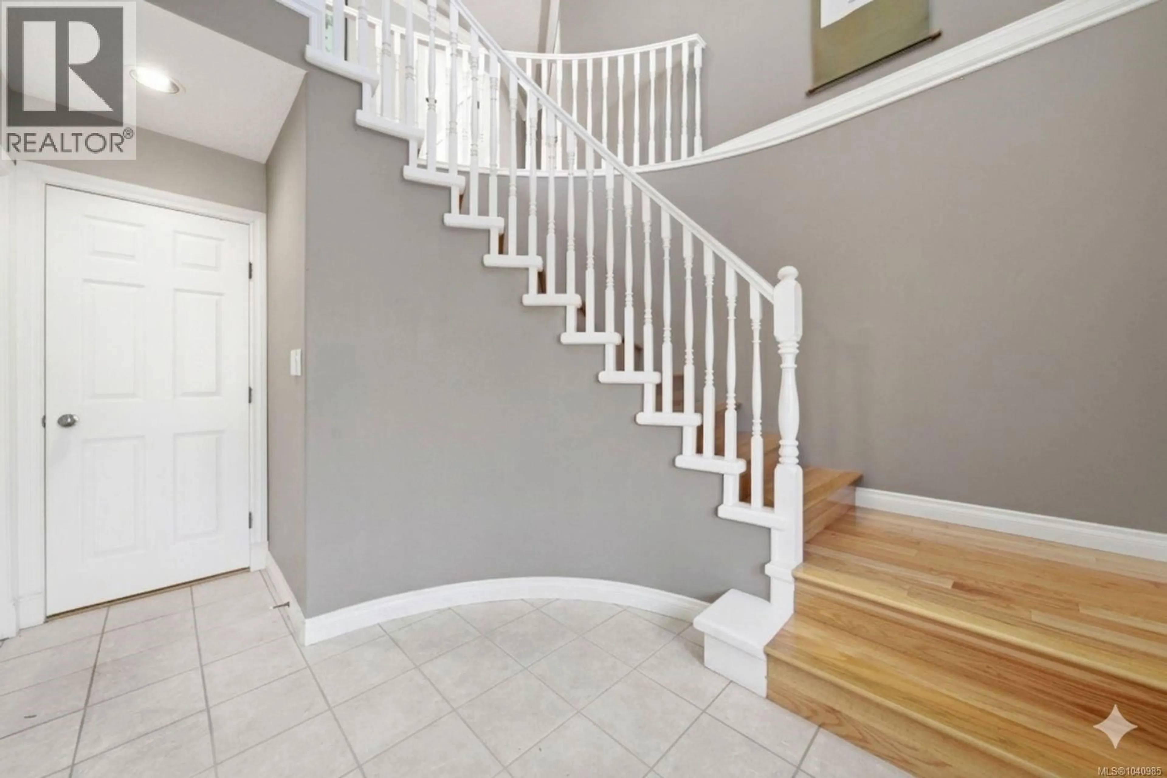 Stairs for 1185 ROCK STREET, Saanich British Columbia V8P2C1