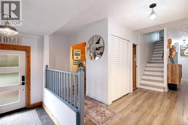 3863 HOWARD AVENUE, Royston 2