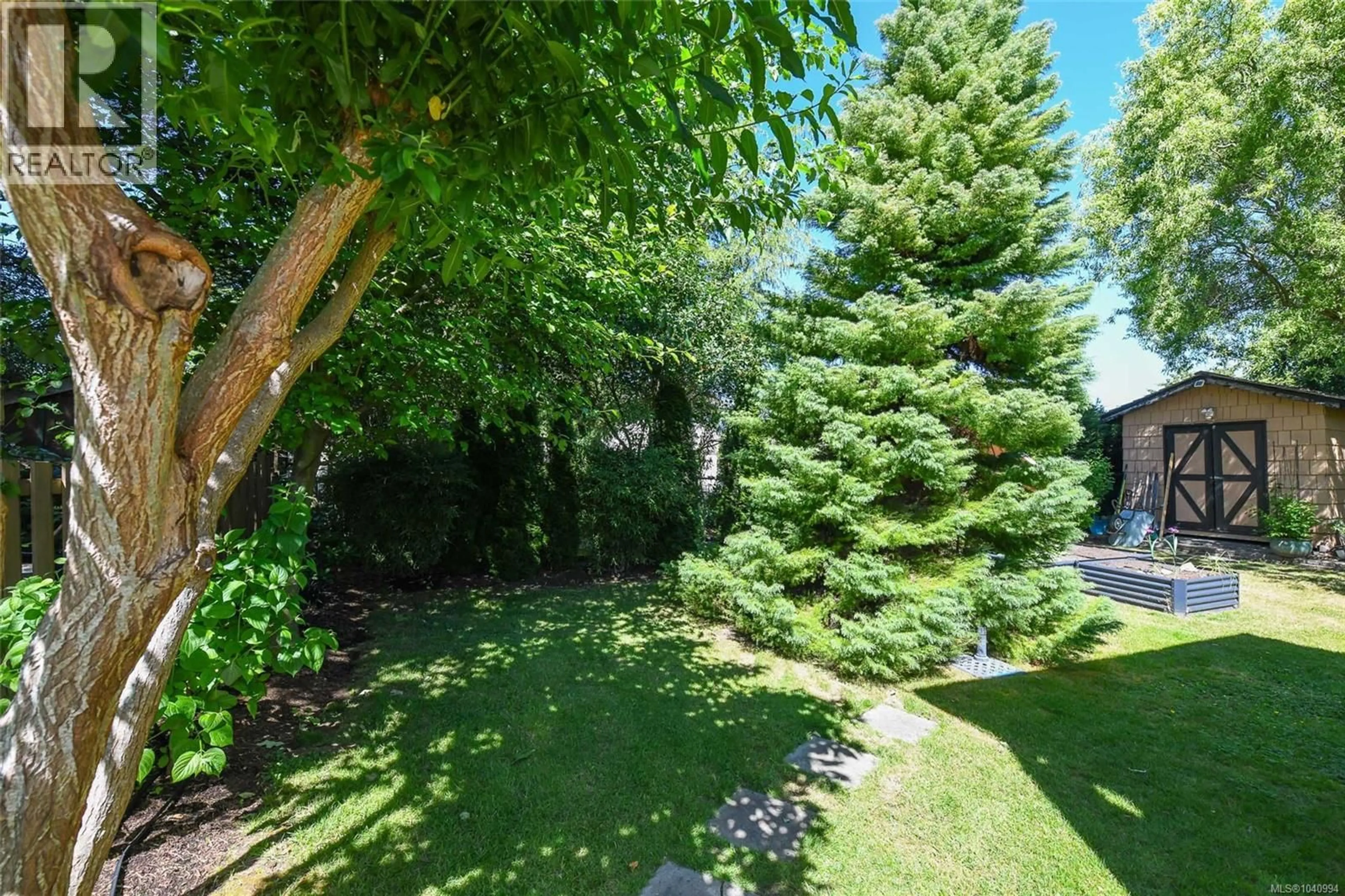 Patio, forest/trees view for 635 PRITCHARD ROAD, Comox British Columbia V9M3J1