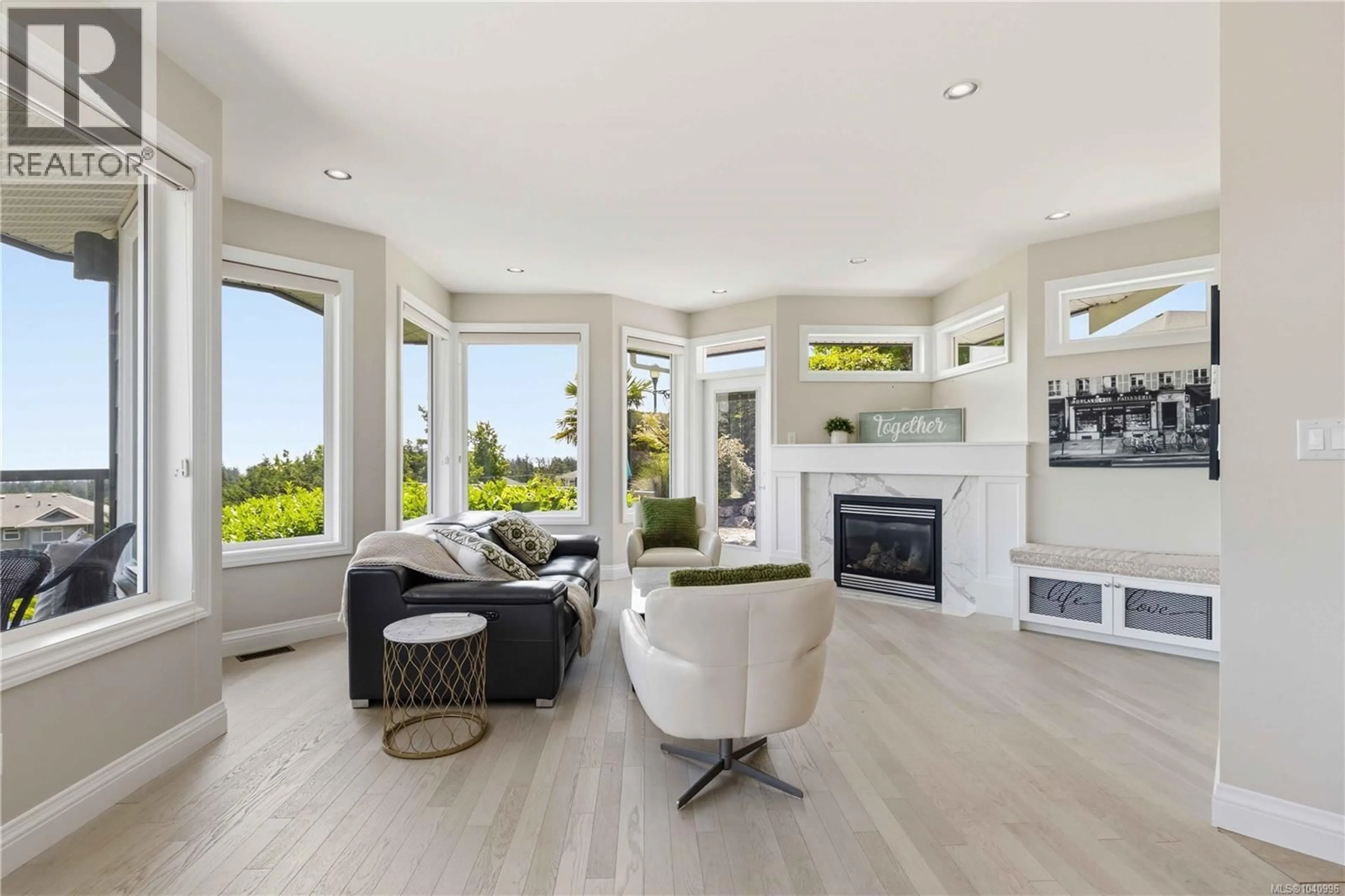 Living room with furniture, unknown for 424 PELICAN DRIVE, Colwood British Columbia V9C0A4