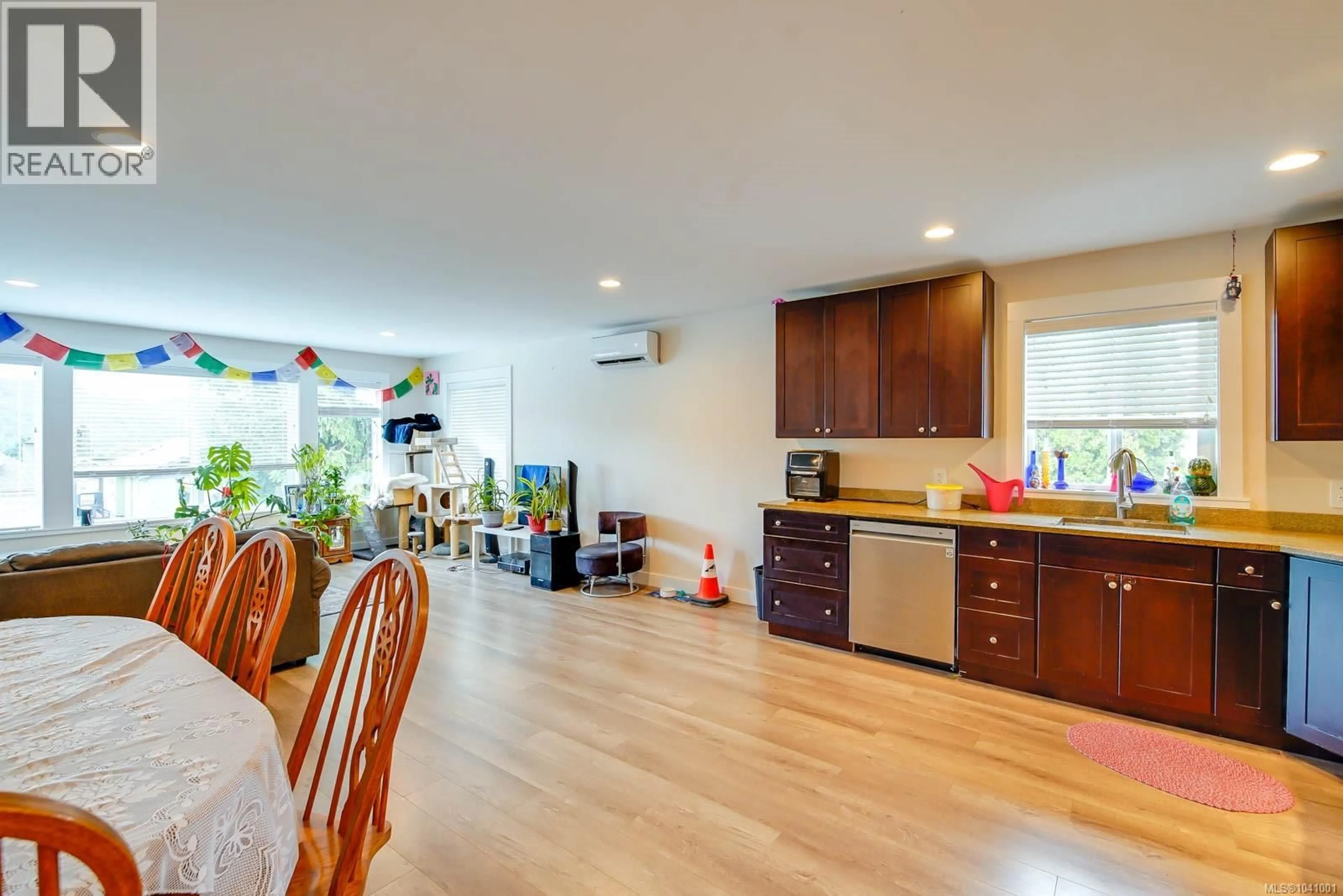 Open concept kitchen, wood/laminate floor for 2 - 2623 5TH AVENUE, Port Alberni British Columbia V9Y2G2