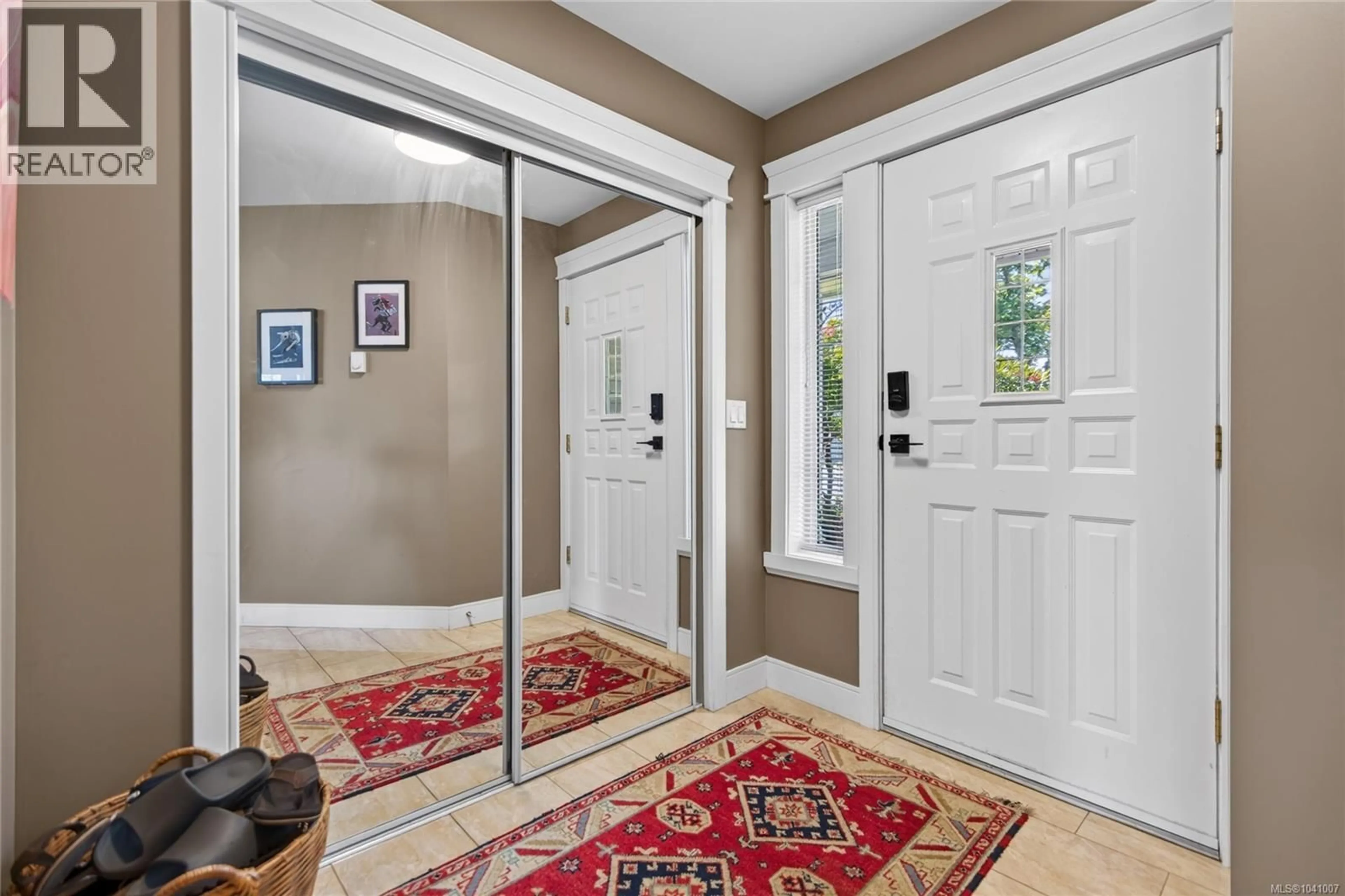 Indoor entryway for 20 - 717 ASPEN ROAD, Comox British Columbia V9M3X4
