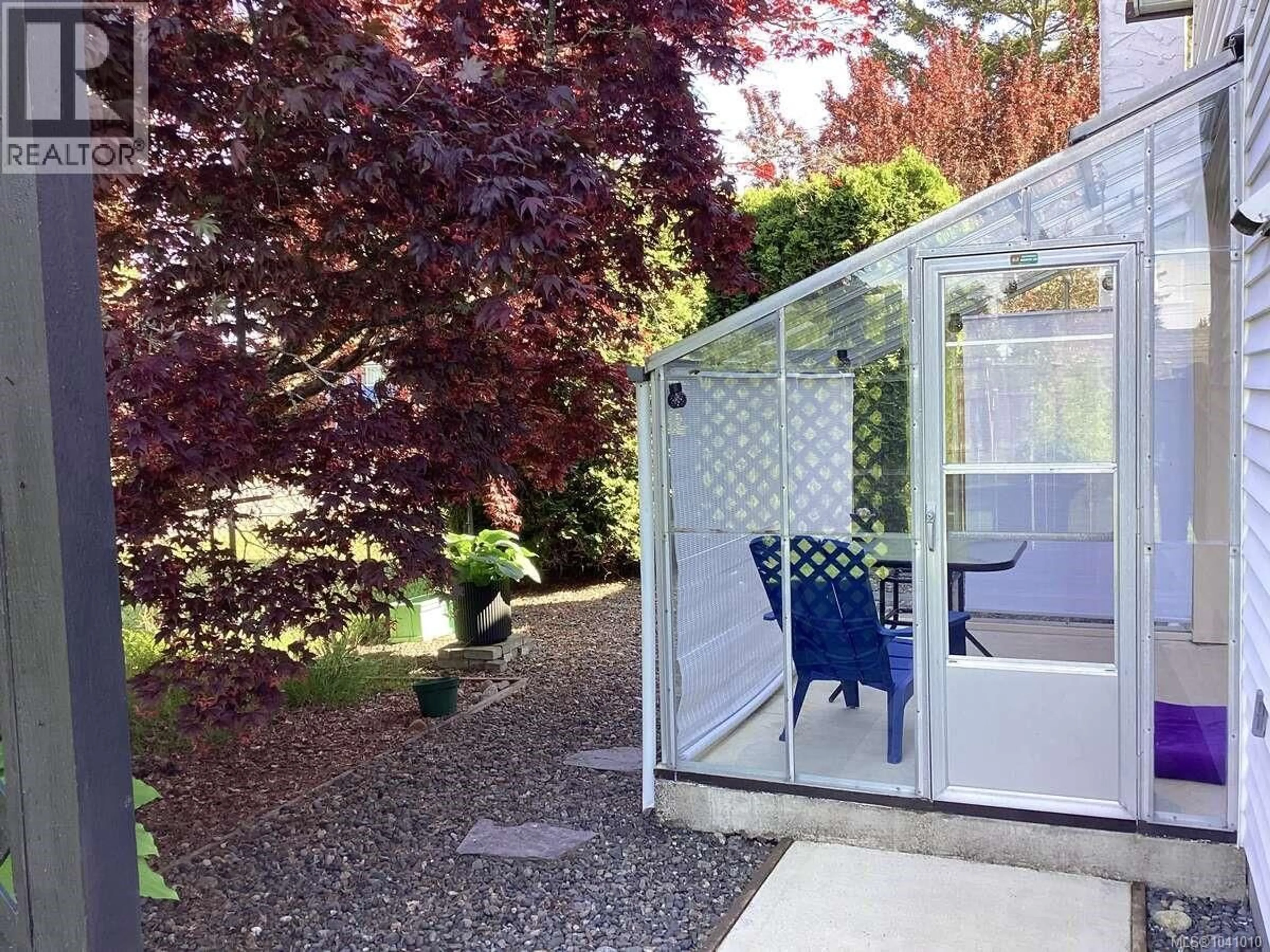 Patio, street for 1 SYLVAN CRESCENT, Parksville British Columbia V9P1H1