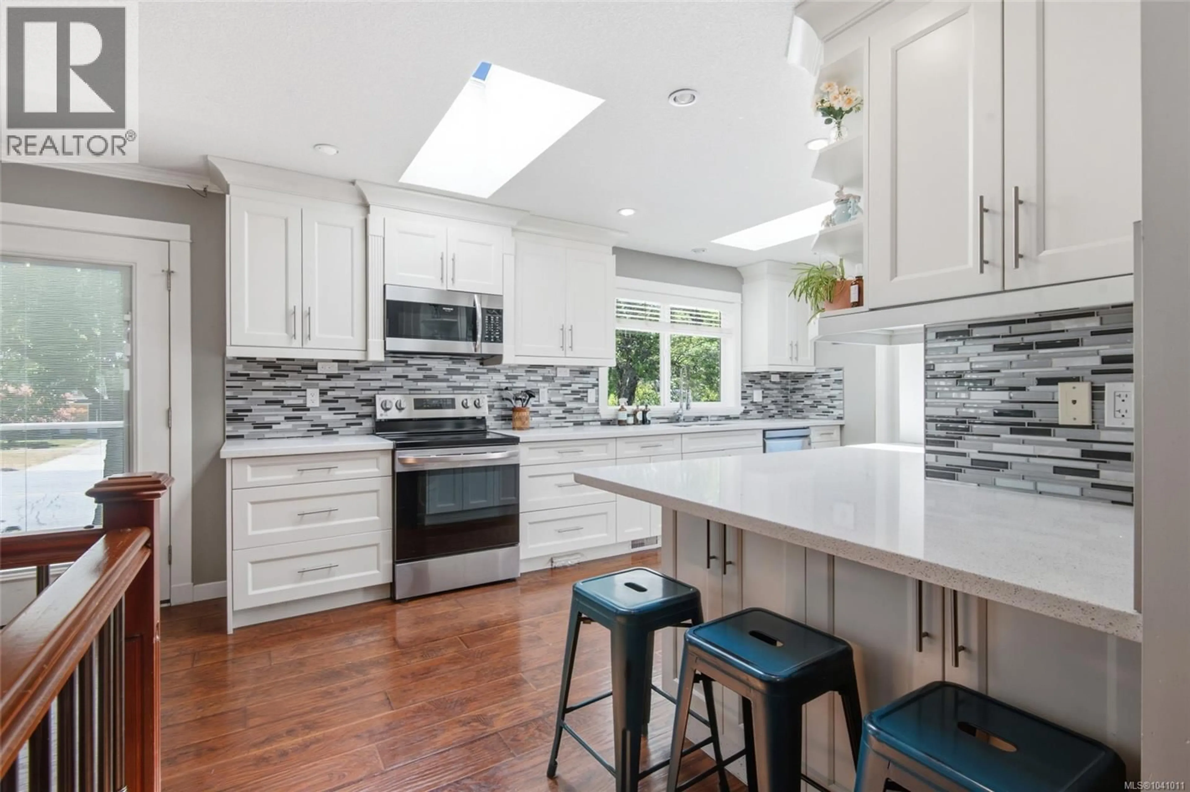 Contemporary kitchen, ceramic/tile floor for 3681 ARGYLE STREET, Port Alberni British Columbia V9Y7R5