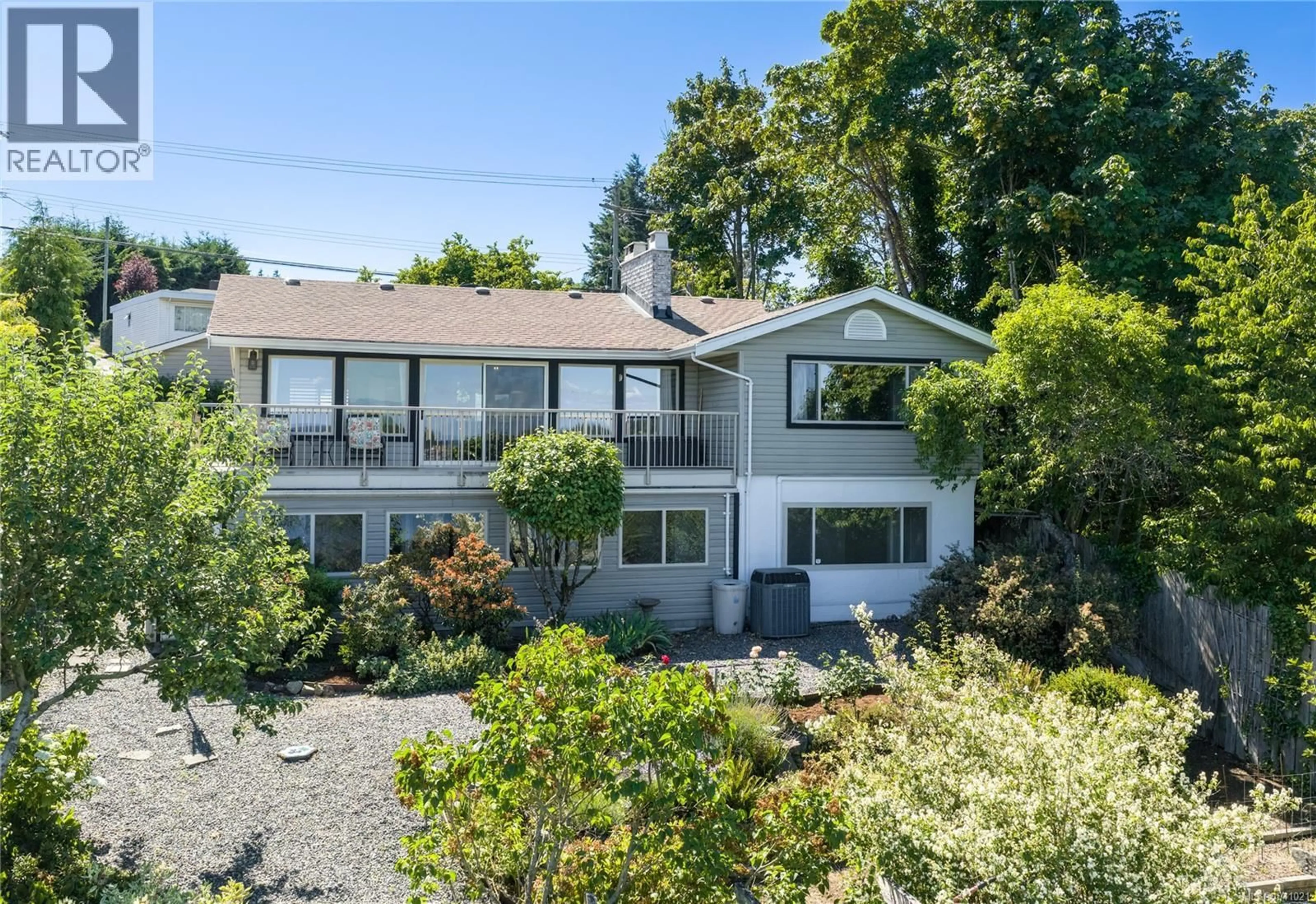 A pic from outside/outdoor area/front of a property/back of a property/a pic from drone, unknown for 2640 DEPARTURE BAY ROAD, Nanaimo British Columbia V9S3W5