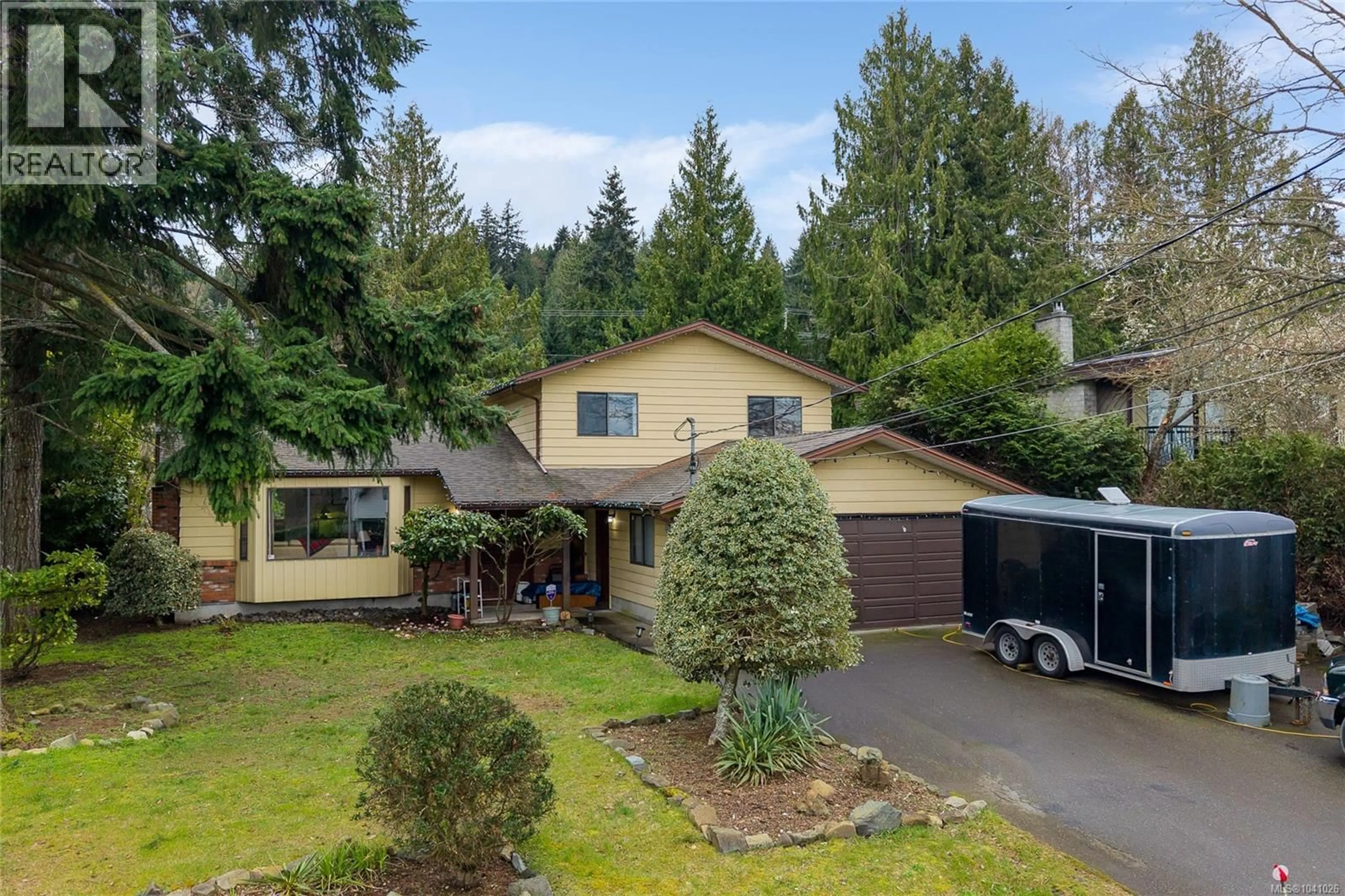 A pic from outside/outdoor area/front of a property/back of a property/a pic from drone, unknown for 5561 WESTDALE ROAD, Nanaimo British Columbia V9V1G4