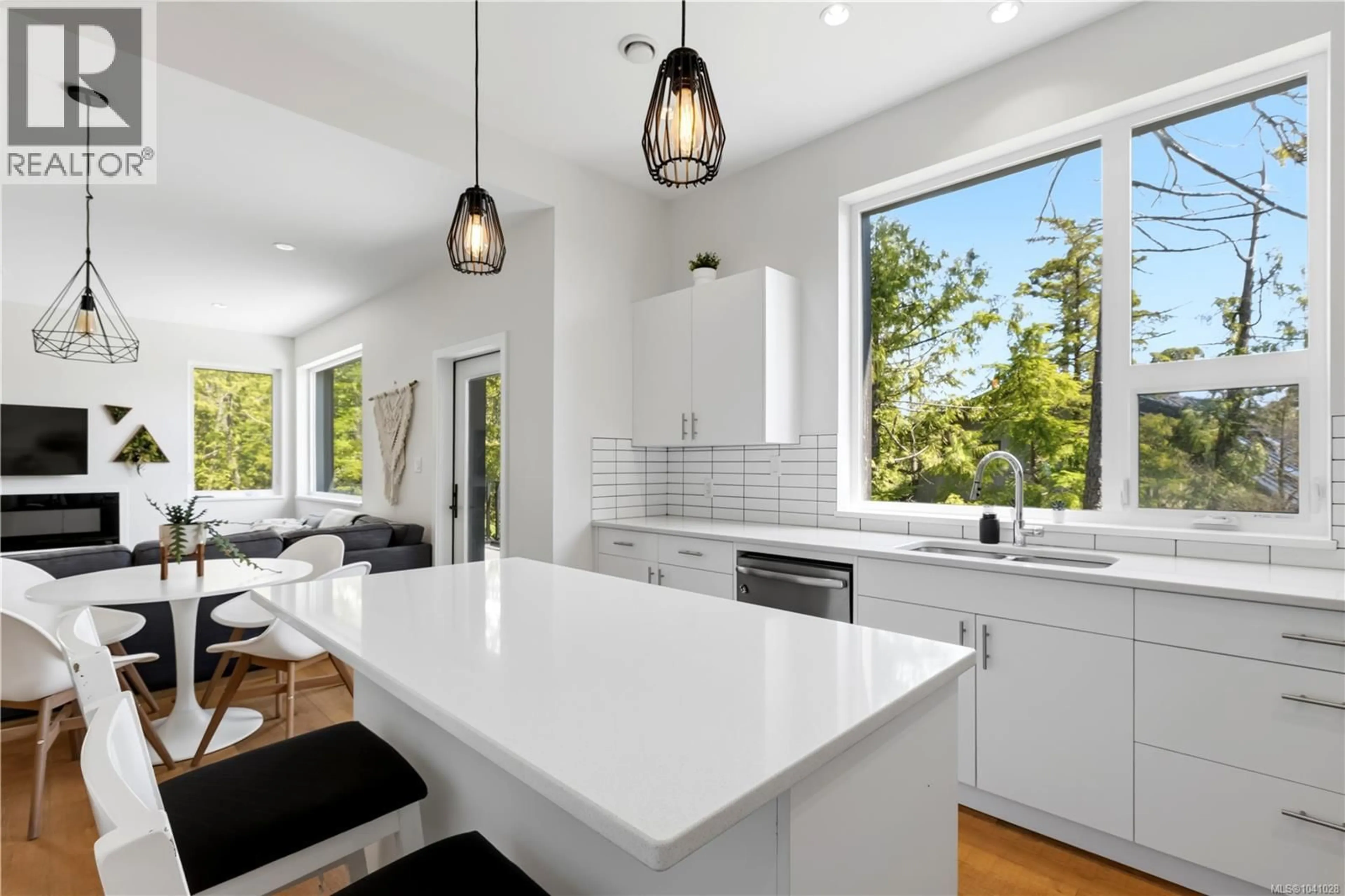 Open concept kitchen, ceramic/tile floor for 823 LORNE WHITE PLACE, Ucluelet British Columbia V0R3A0
