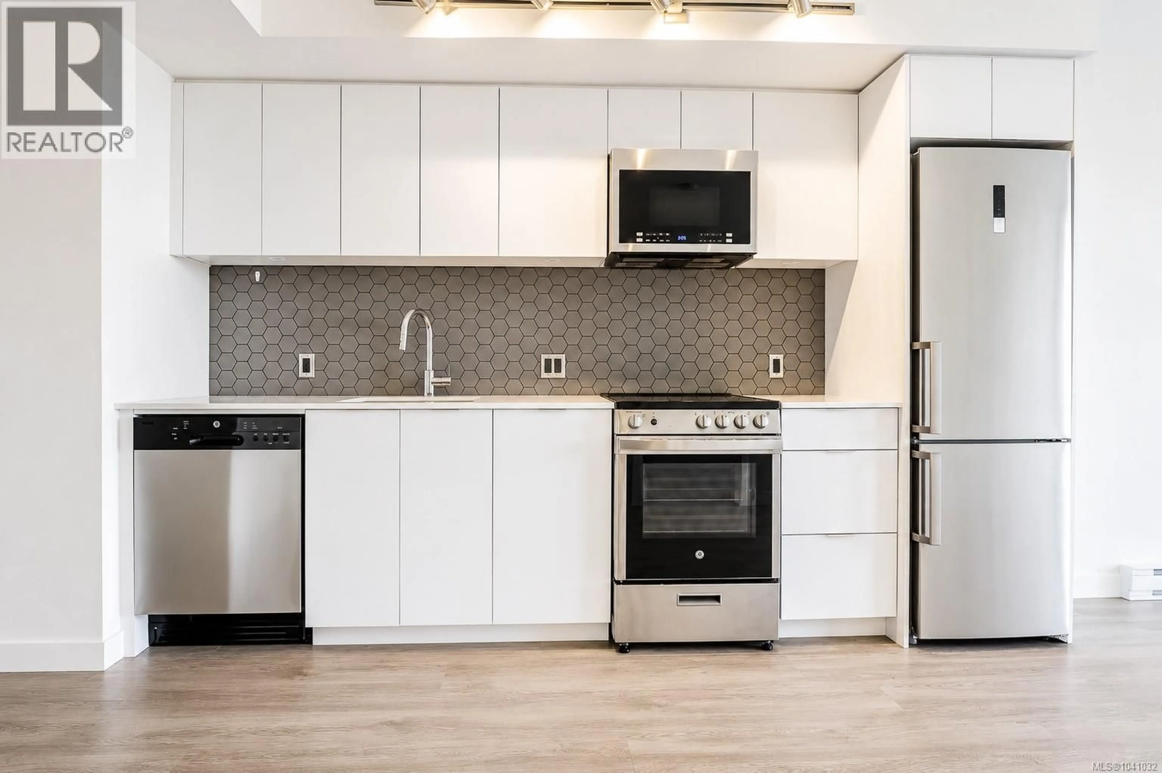 Standard kitchen, unknown for 809 - 845 JOHNSON STREET, Victoria British Columbia V8W0G3