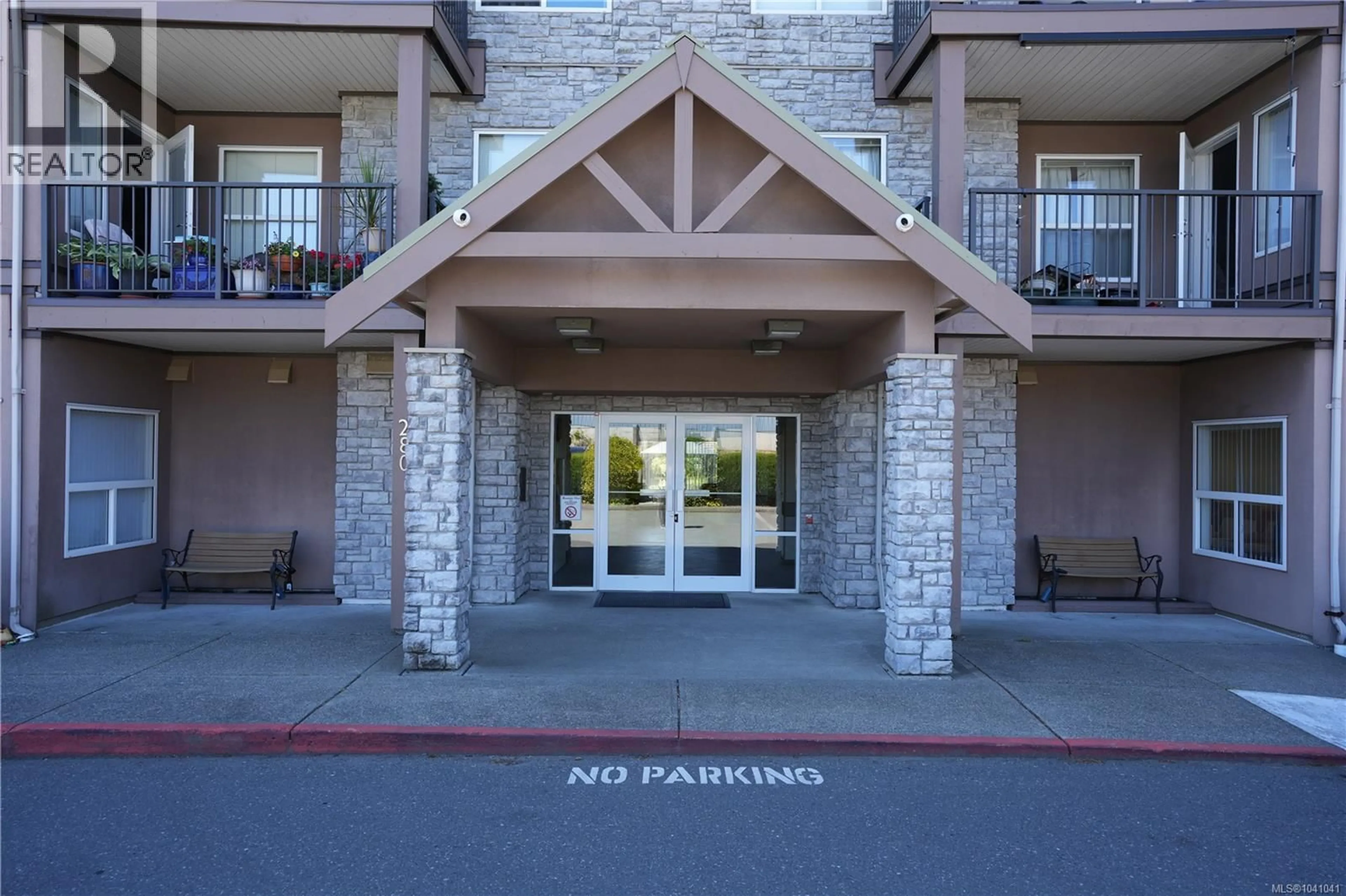 Unknown for 307 - 280 DOGWOOD STREET SOUTH, Campbell River British Columbia V9W6Y7