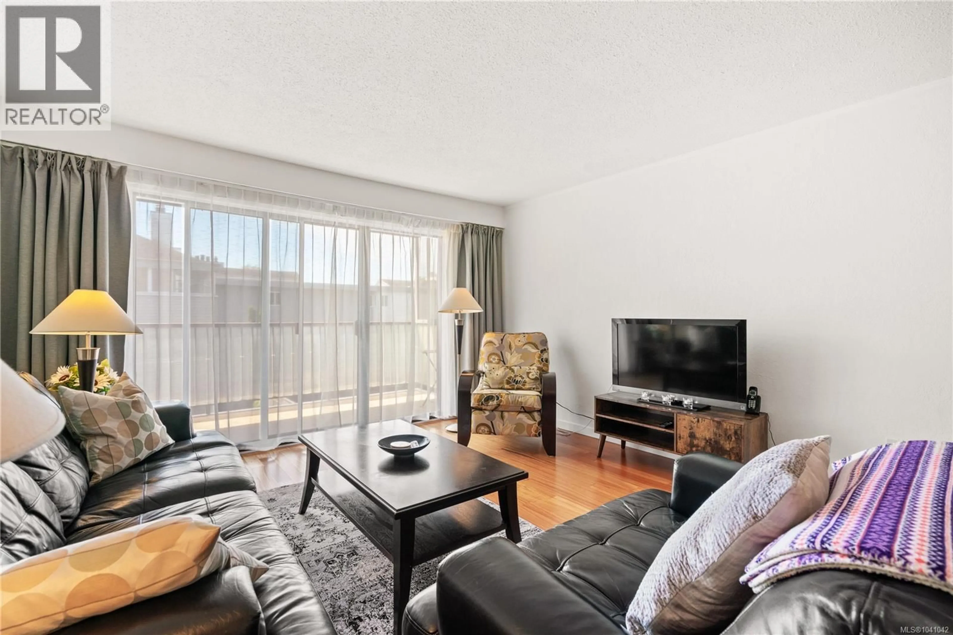 Living room with furniture, unknown for 306 - 1101 HILDA STREET, Victoria British Columbia V8V4T2