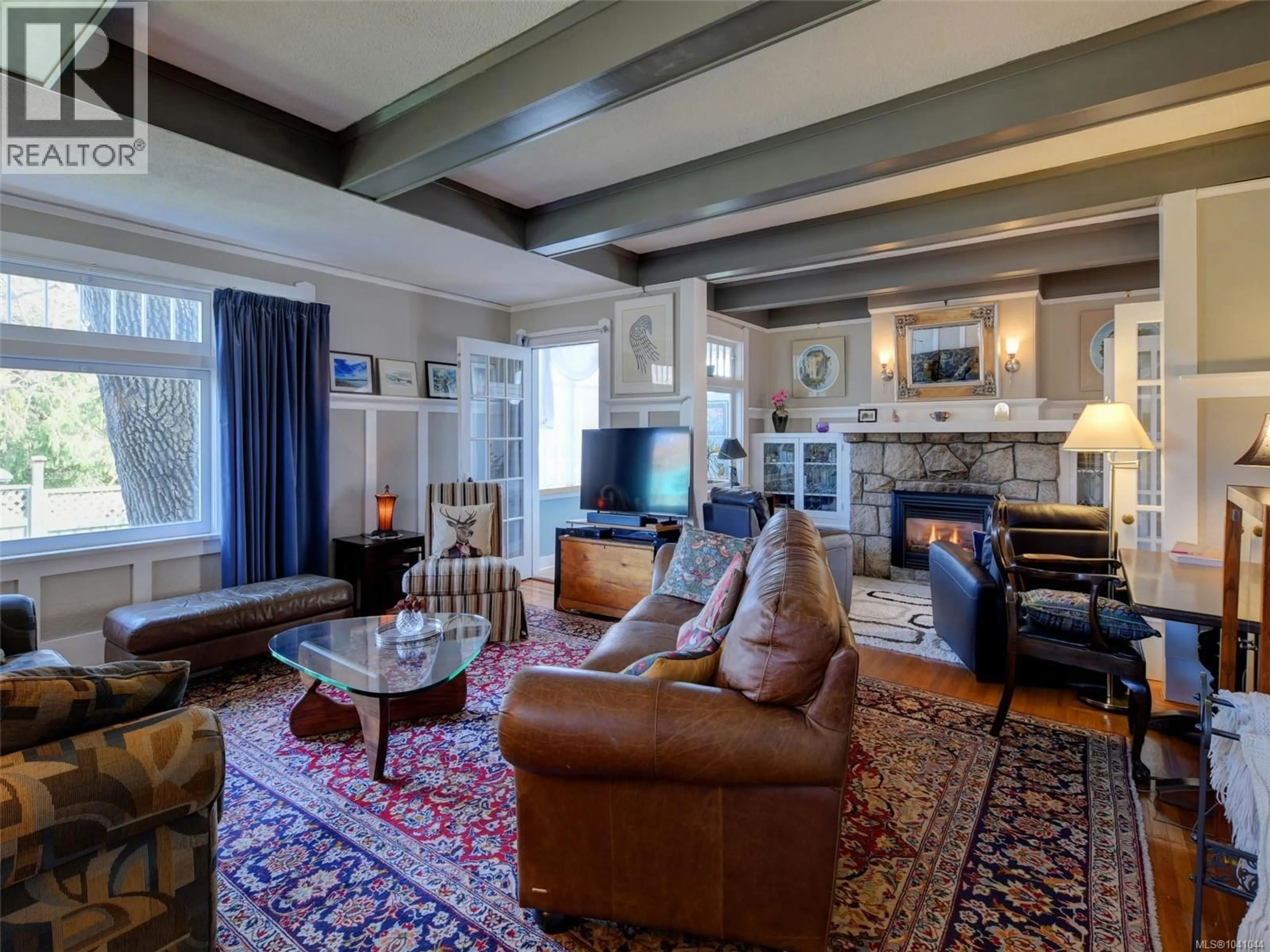 Living room with furniture, unknown for 464 STANNARD AVENUE, Victoria British Columbia V8S3M5