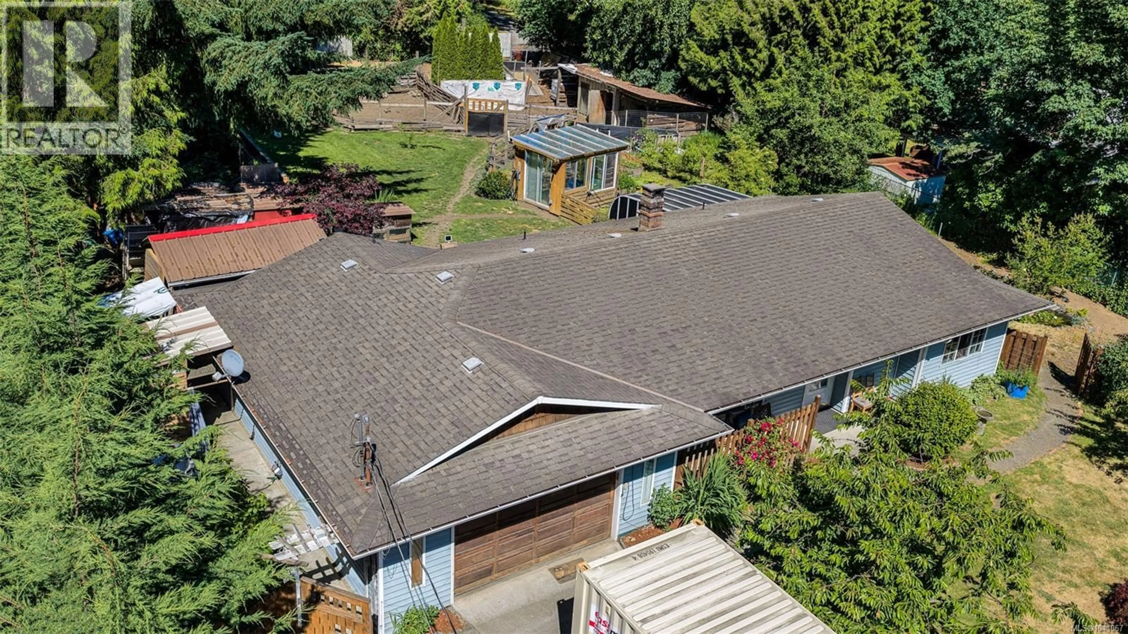 A pic from outside/outdoor area/front of a property/back of a property/a pic from drone, unknown for 2614 SHAWNIGAN LAKE ROAD EAST, Shawnigan Lake British Columbia V0R2W0