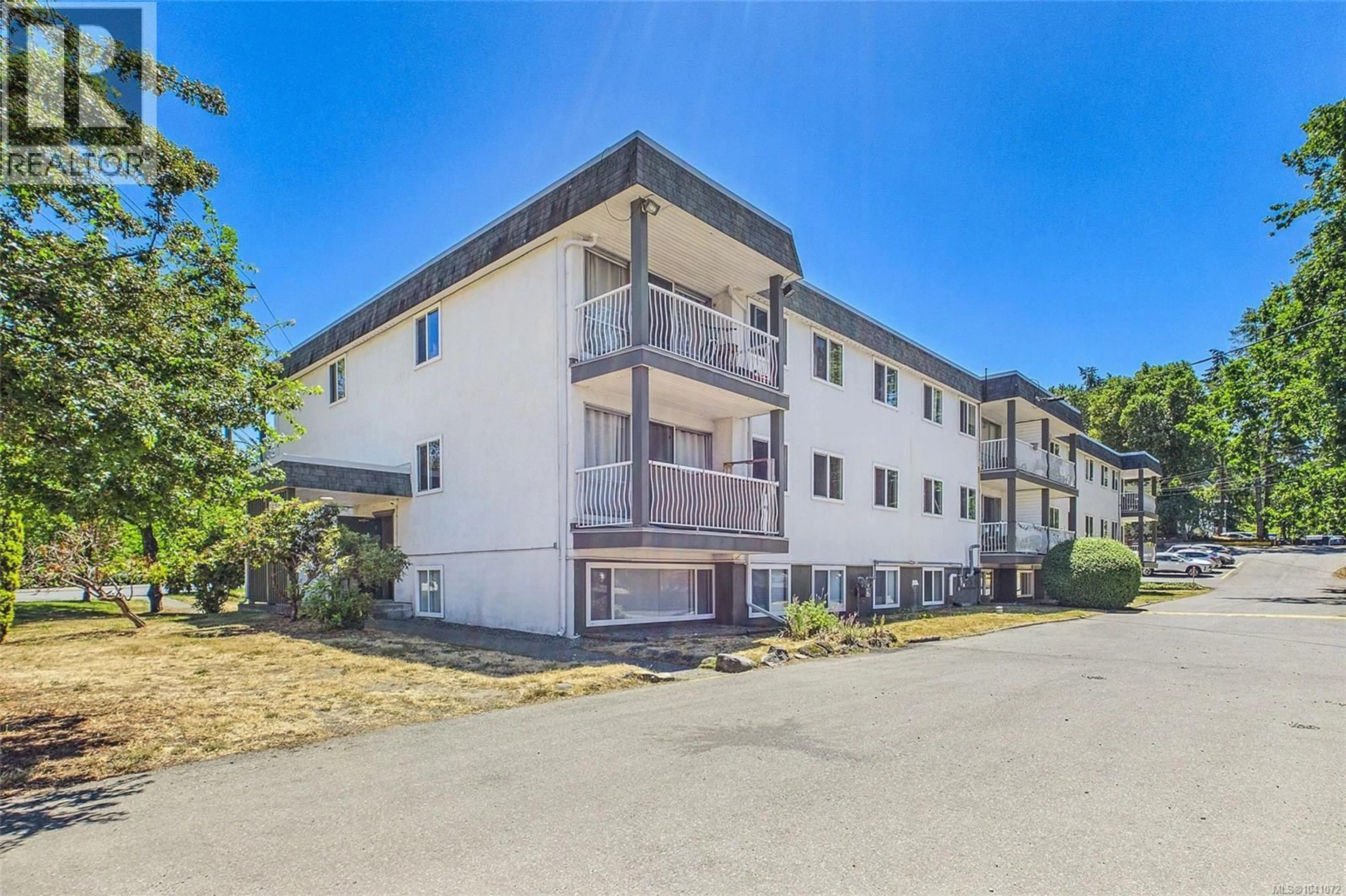 Patio, building for 1308 - 1097 BOWEN ROAD, Nanaimo British Columbia V9R2A4