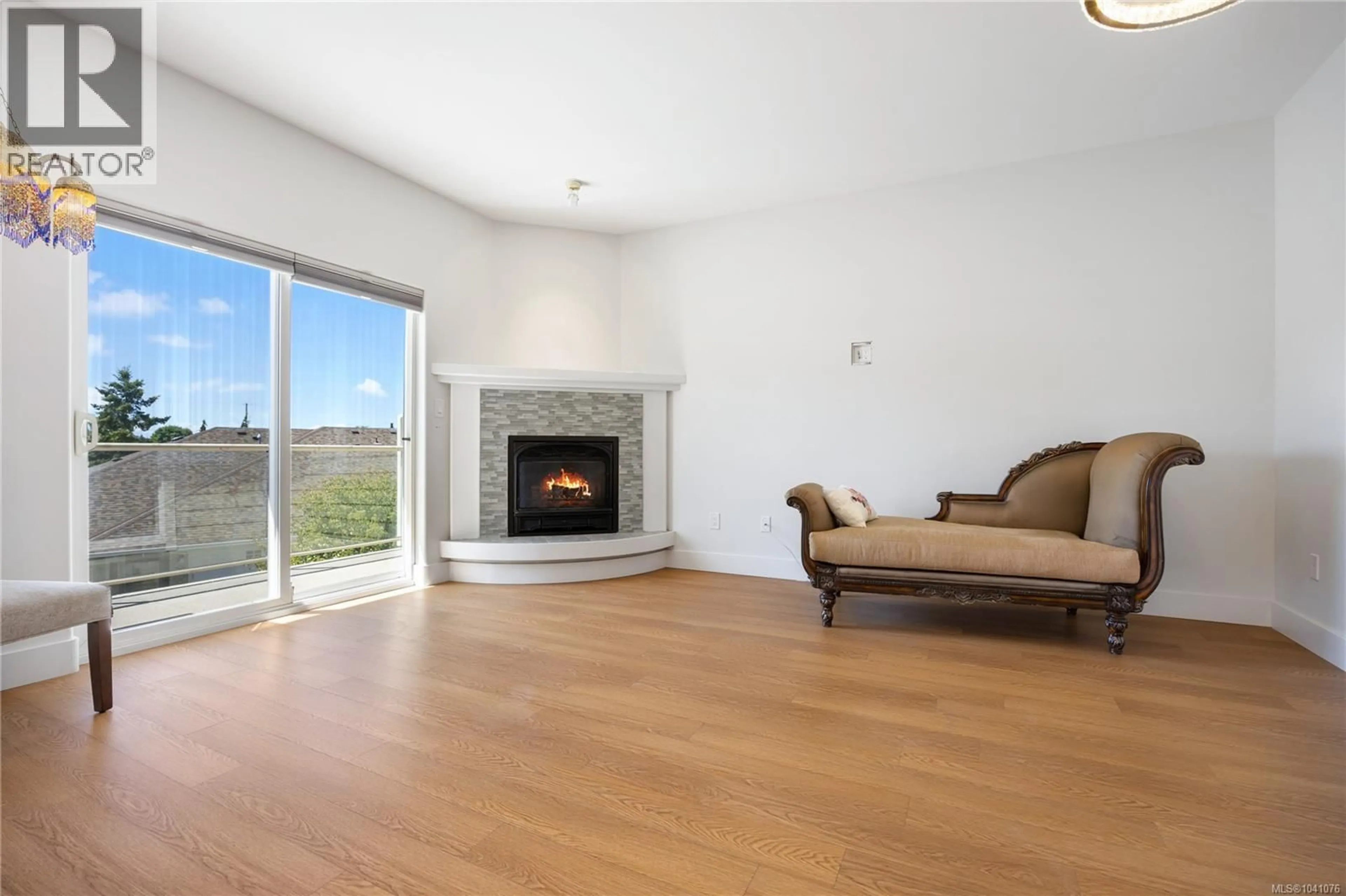 Living room with furniture, unknown for 22 - 126 HALLOWELL ROAD, View Royal British Columbia V9A7K2