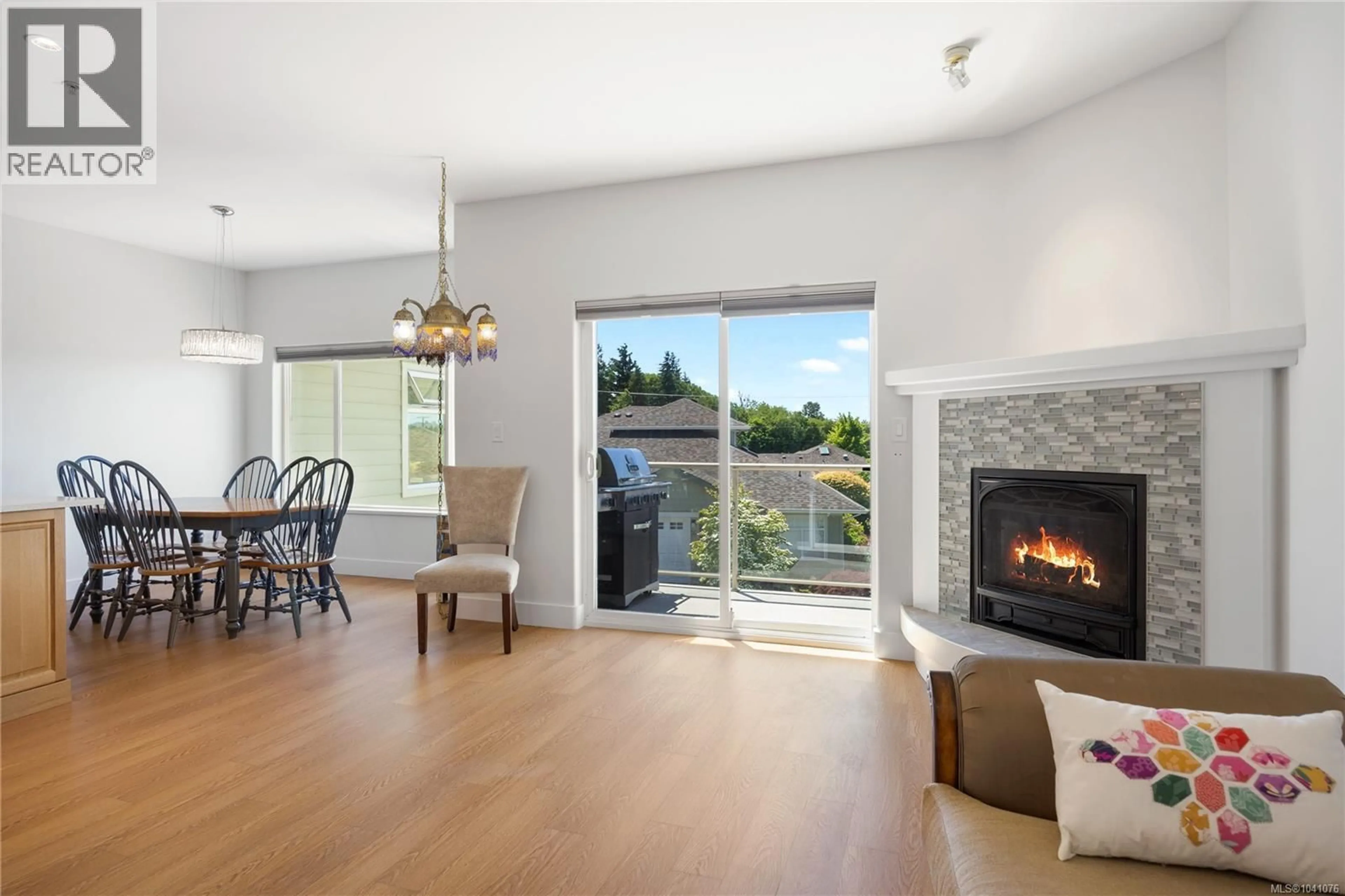 Unknown for 22 - 126 HALLOWELL ROAD, View Royal British Columbia V9A7K2