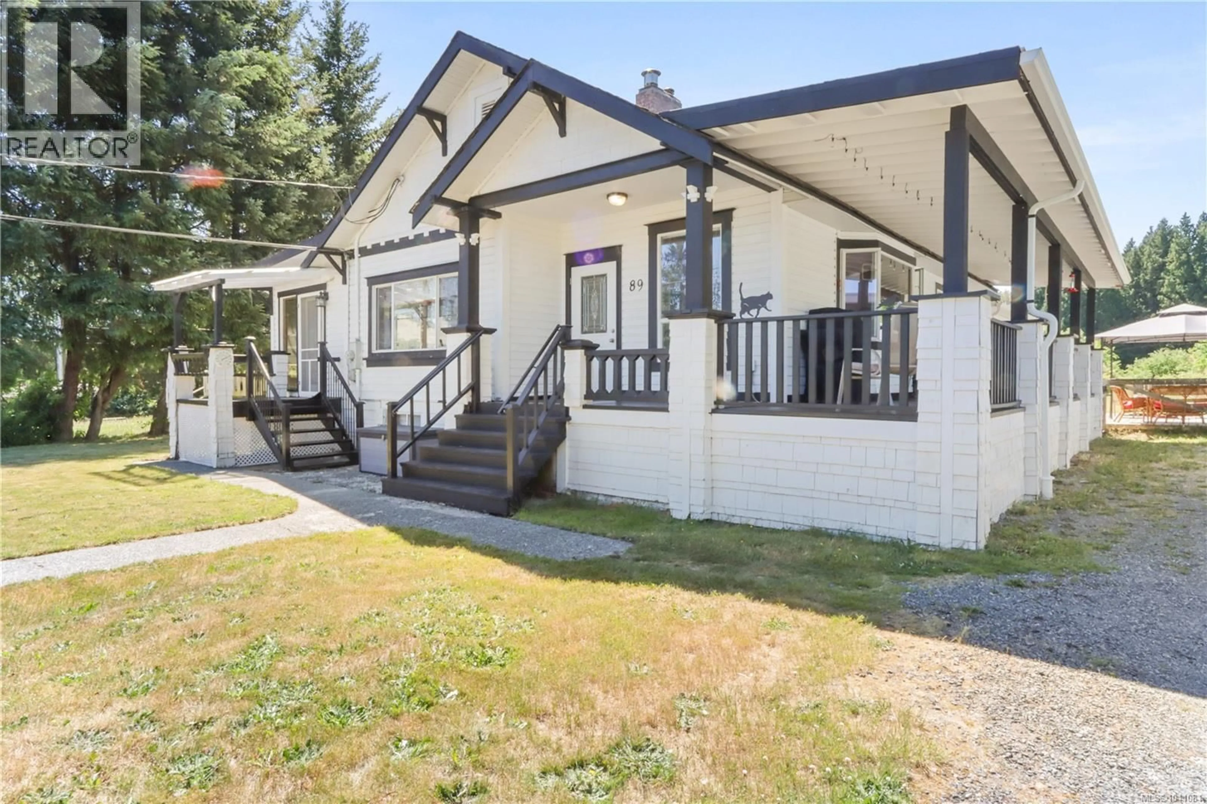 Home with vinyl exterior material, street for 89 TWELFTH STREET, Nanaimo British Columbia V9R6R6
