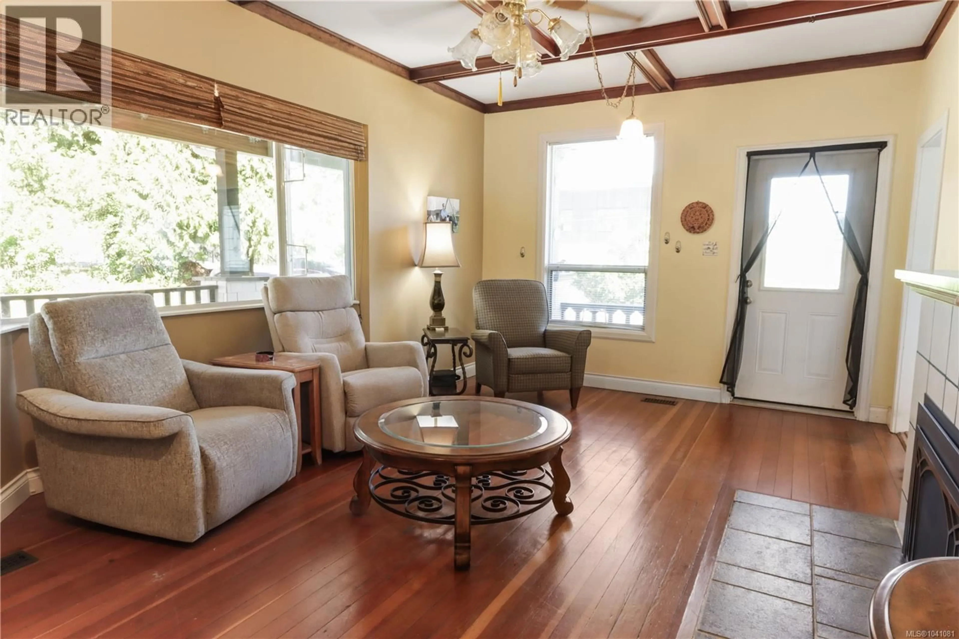 Living room with furniture, unknown for 89 TWELFTH STREET, Nanaimo British Columbia V9R6R6