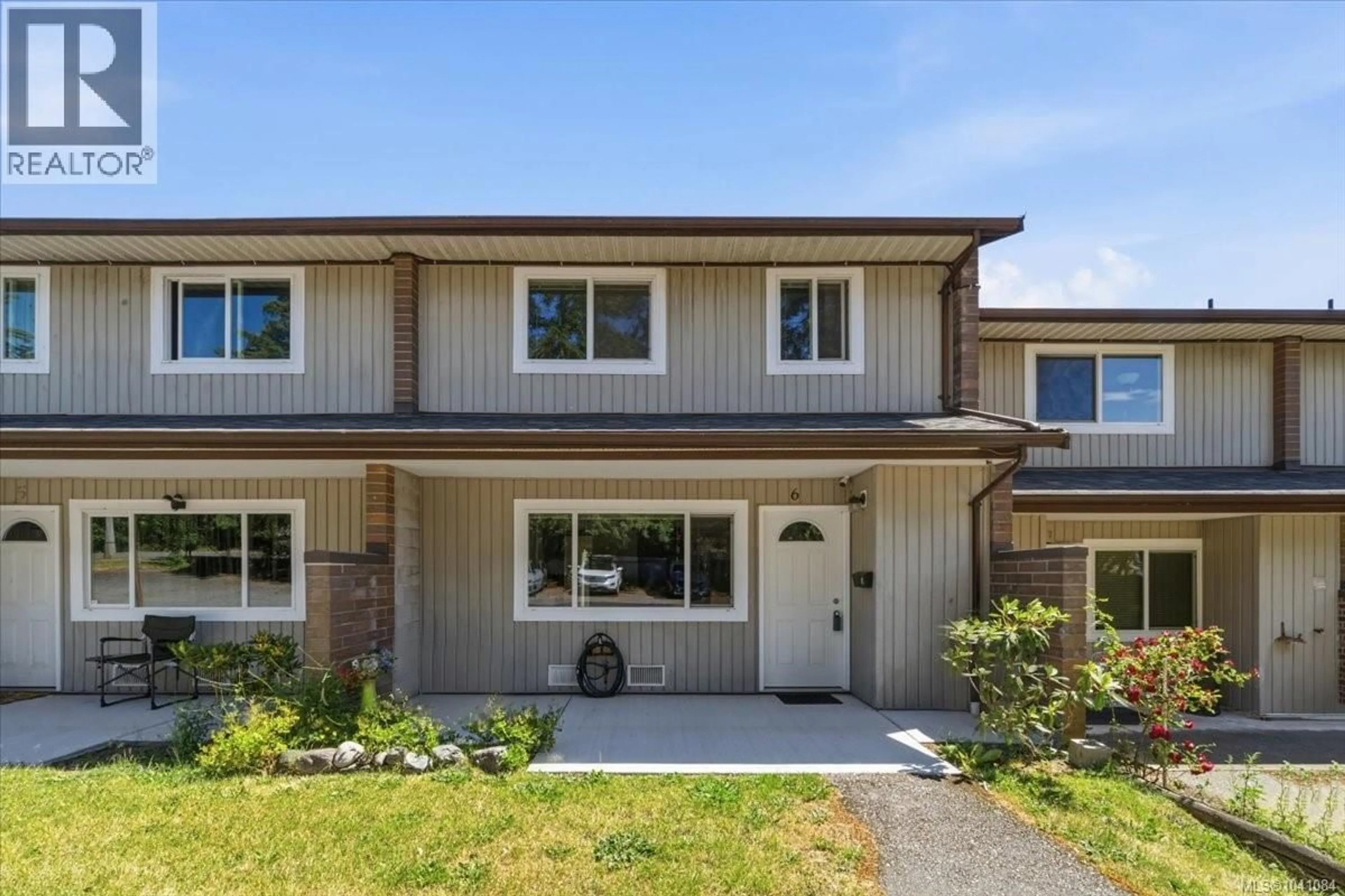 Home with vinyl exterior material, street for 6 - 285 HAREWOOD ROAD, Nanaimo British Columbia V9Y2Z1