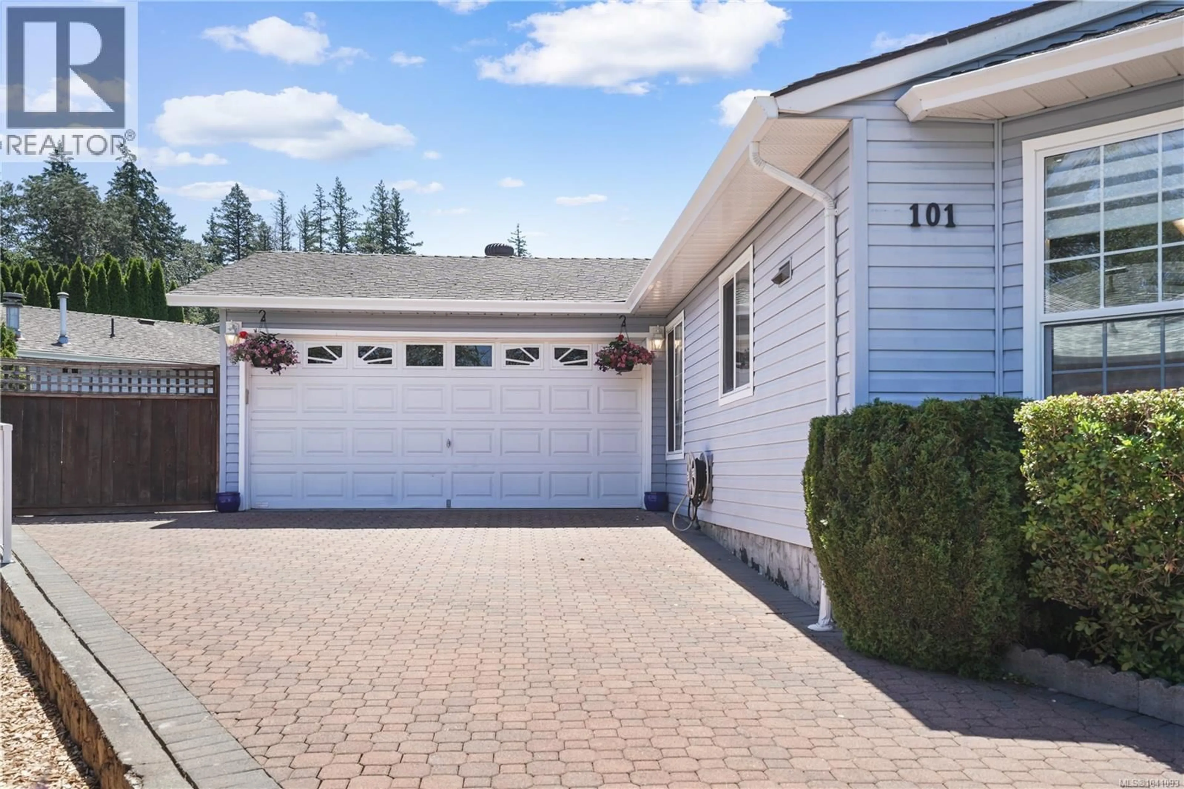 Unknown for 101 RAVEN COURT, View Royal British Columbia V9A7M2