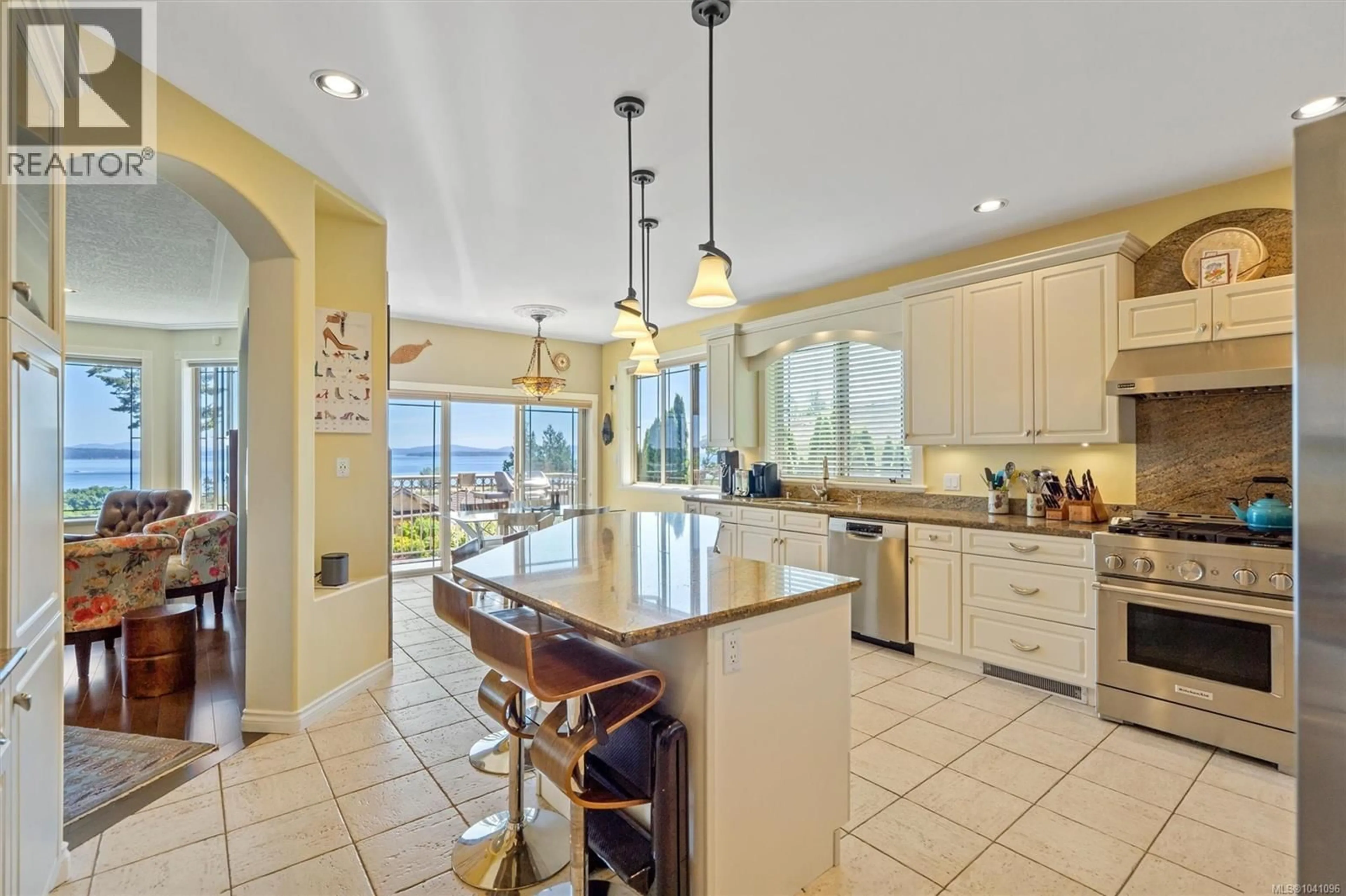 Open concept kitchen, ceramic/tile floor for 7012 ISLAND VIEW PLACE, Central Saanich British Columbia V8M2J6