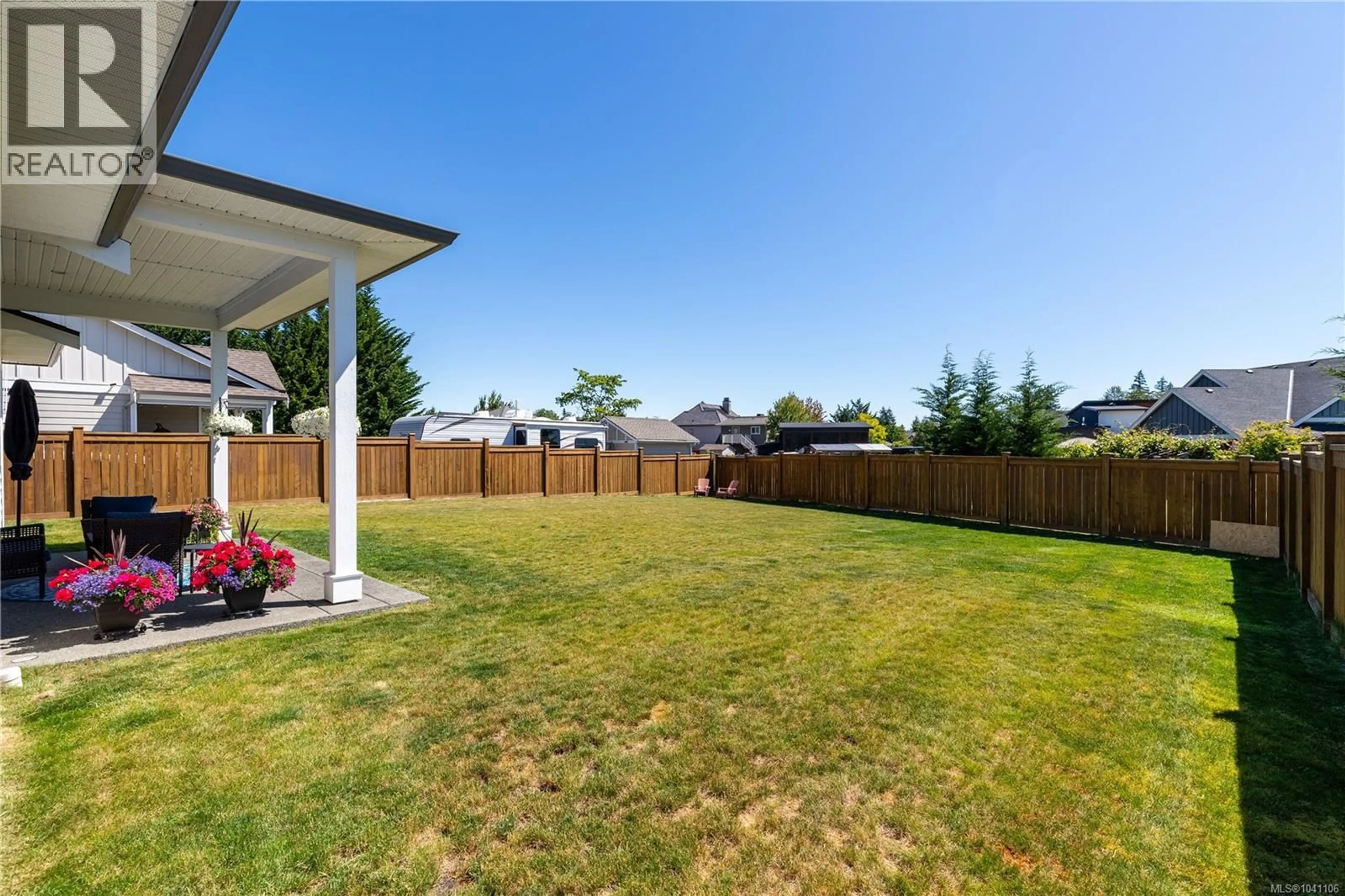 Patio, mountain view for 110 NIKOLA ROAD, Campbell River British Columbia V9W0C9