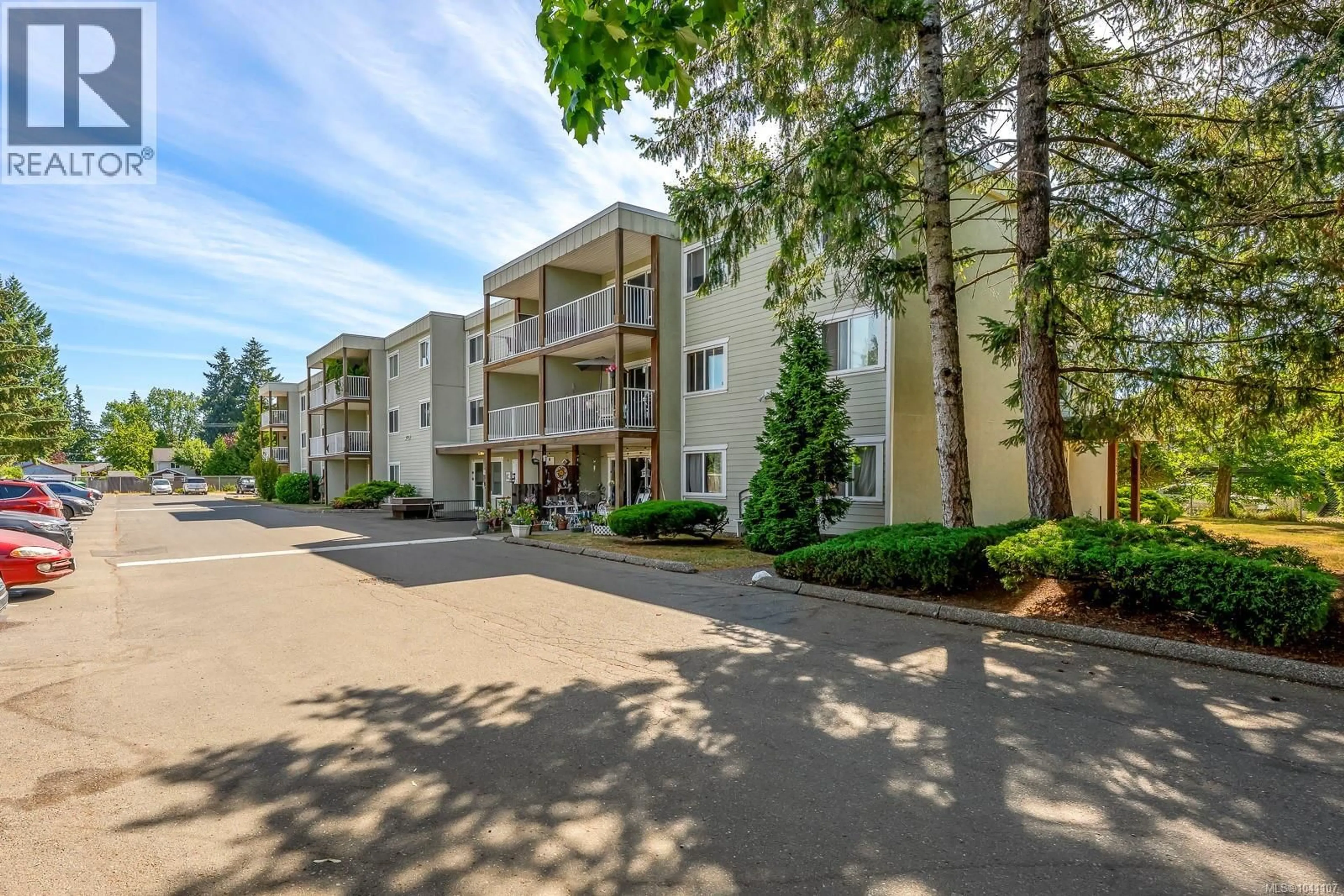 Patio, unknown for 107 - 1130 WILLEMAR AVENUE, Courtenay British Columbia V9N3L9