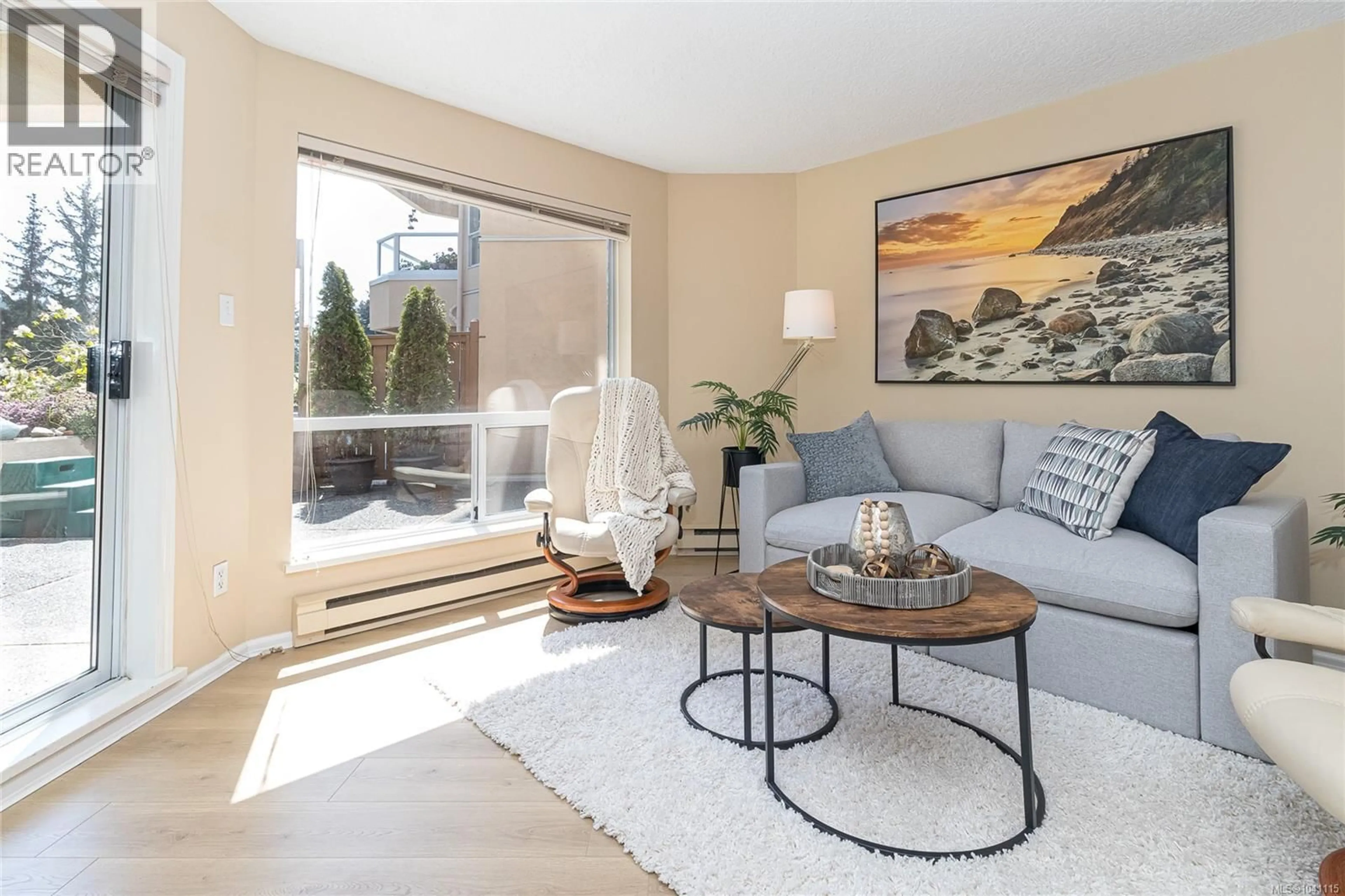 Living room with furniture, unknown for 1168 - 2600 FERGUSON ROAD, Central Saanich British Columbia V8M2C1