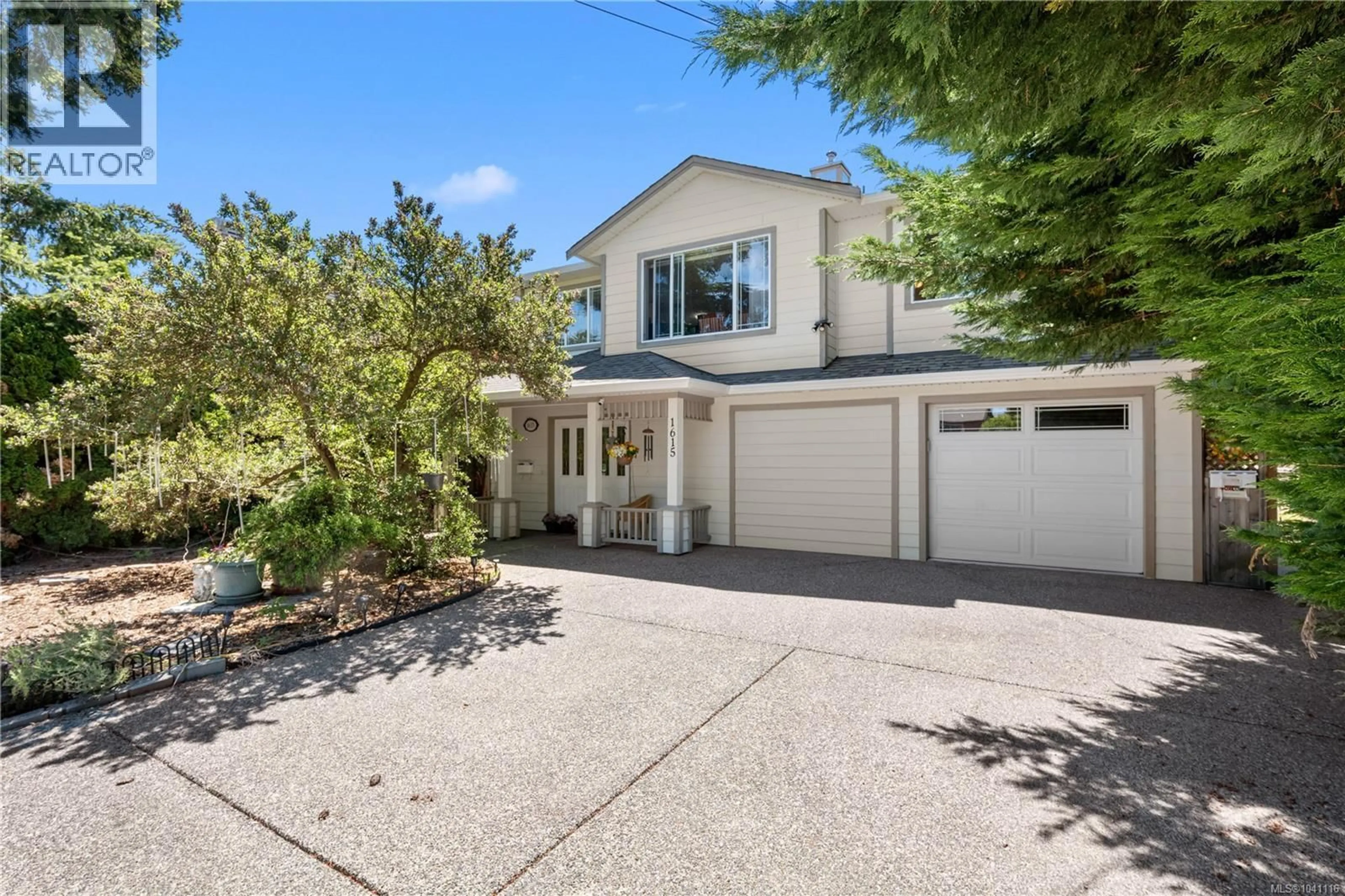 A pic from outside/outdoor area/front of a property/back of a property/a pic from drone, street for 1615 AGNEW AVENUE, Saanich British Columbia V8N6K6