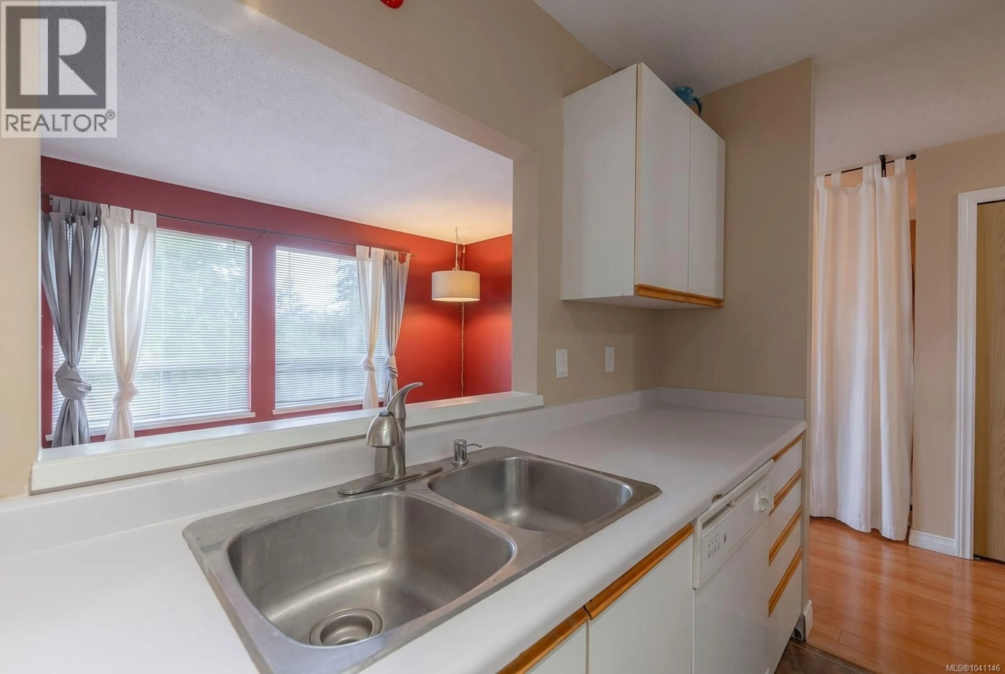 Standard kitchen, unknown for 307 - 1912 BOWEN ROAD, Nanaimo British Columbia V9S5S6