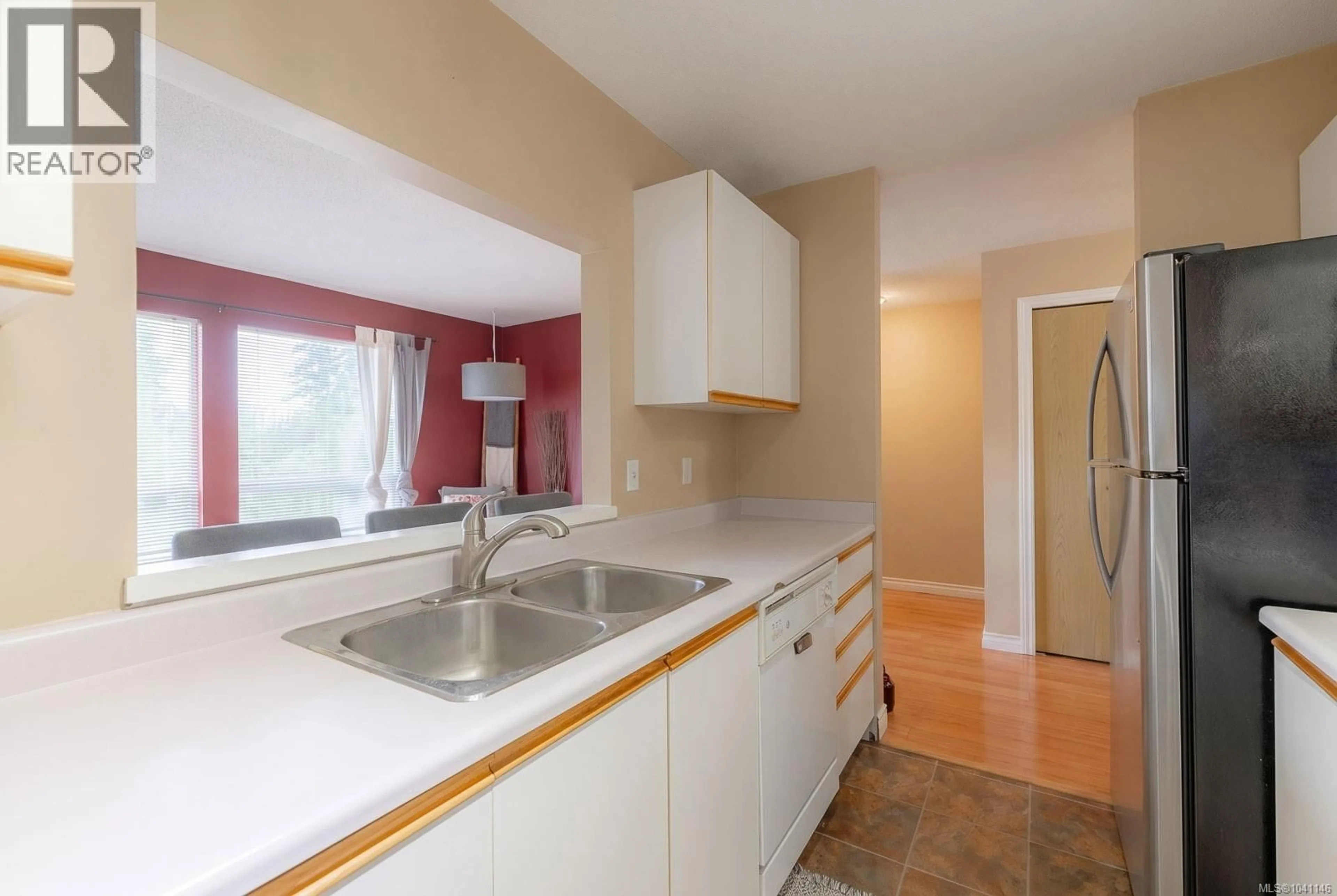 Standard kitchen, unknown for 307 - 1912 BOWEN ROAD, Nanaimo British Columbia V9S5S6