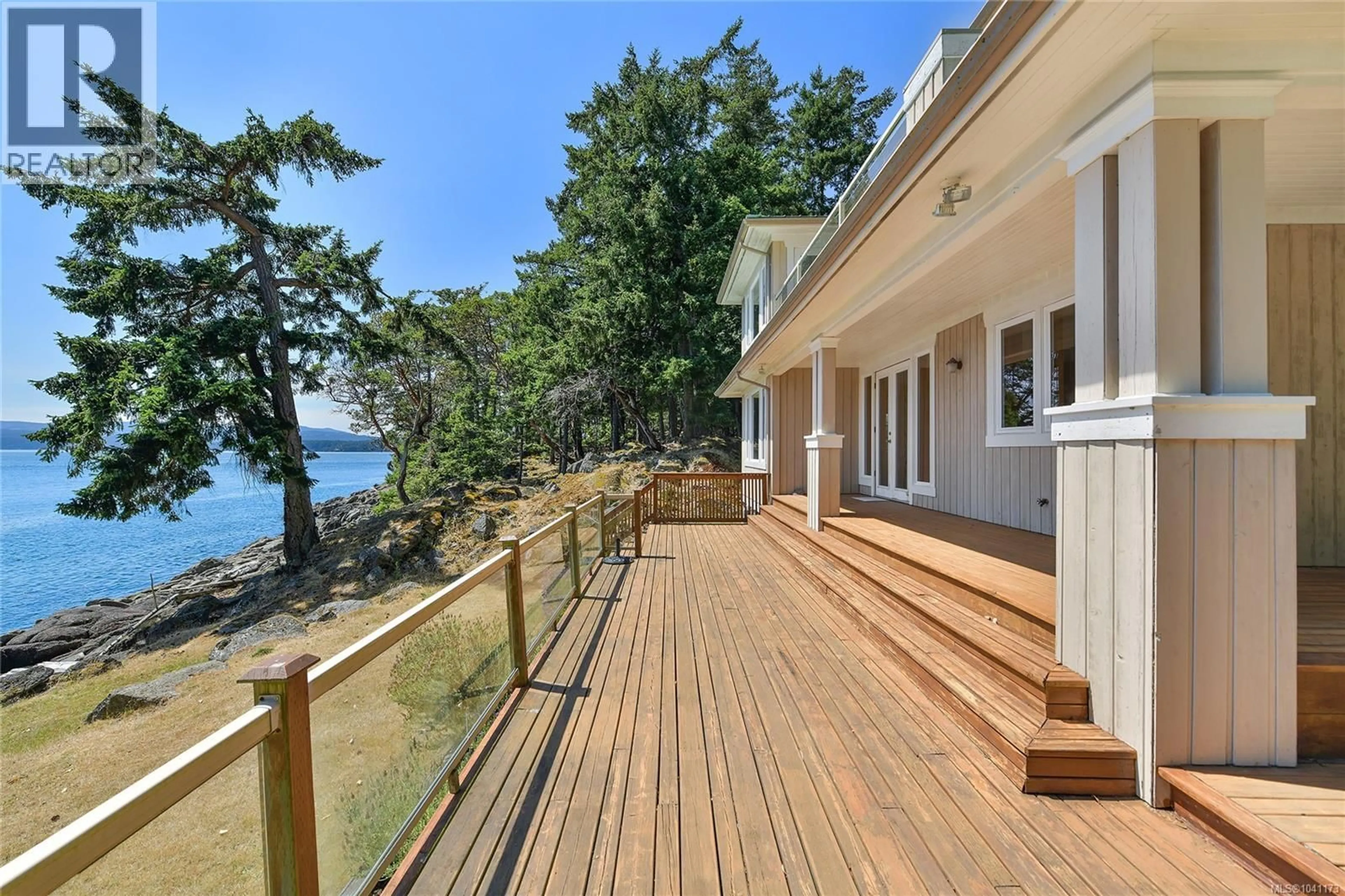 Patio, water/lake/river/ocean view for 647 DINNER BAY ROAD, Mayne Island British Columbia V0N2J2