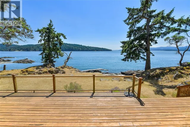 647 DINNER BAY ROAD, Mayne Island 5