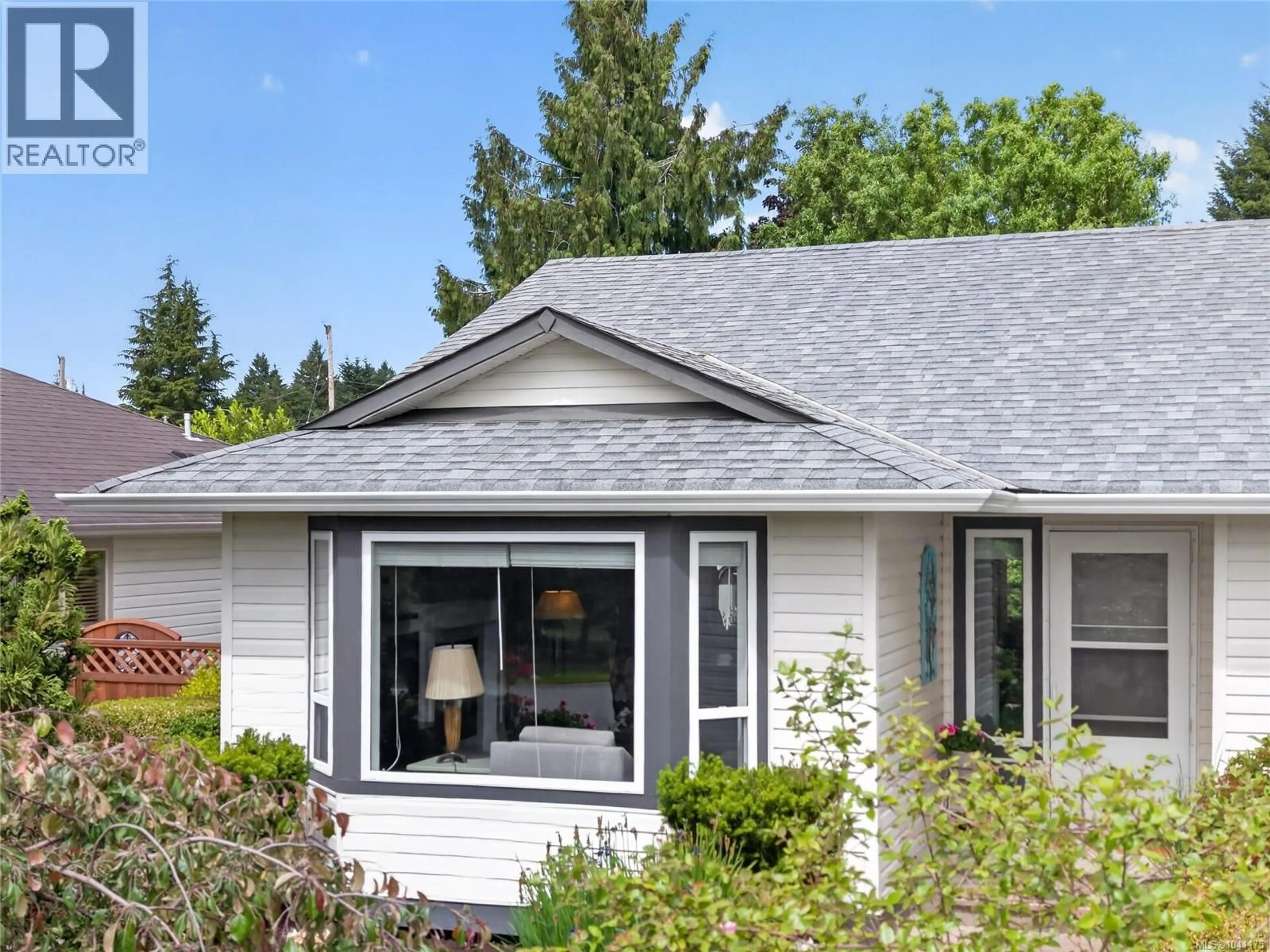 Home with vinyl exterior material, street for 2338 9TH STREET EAST, Courtenay British Columbia V9N8Z2