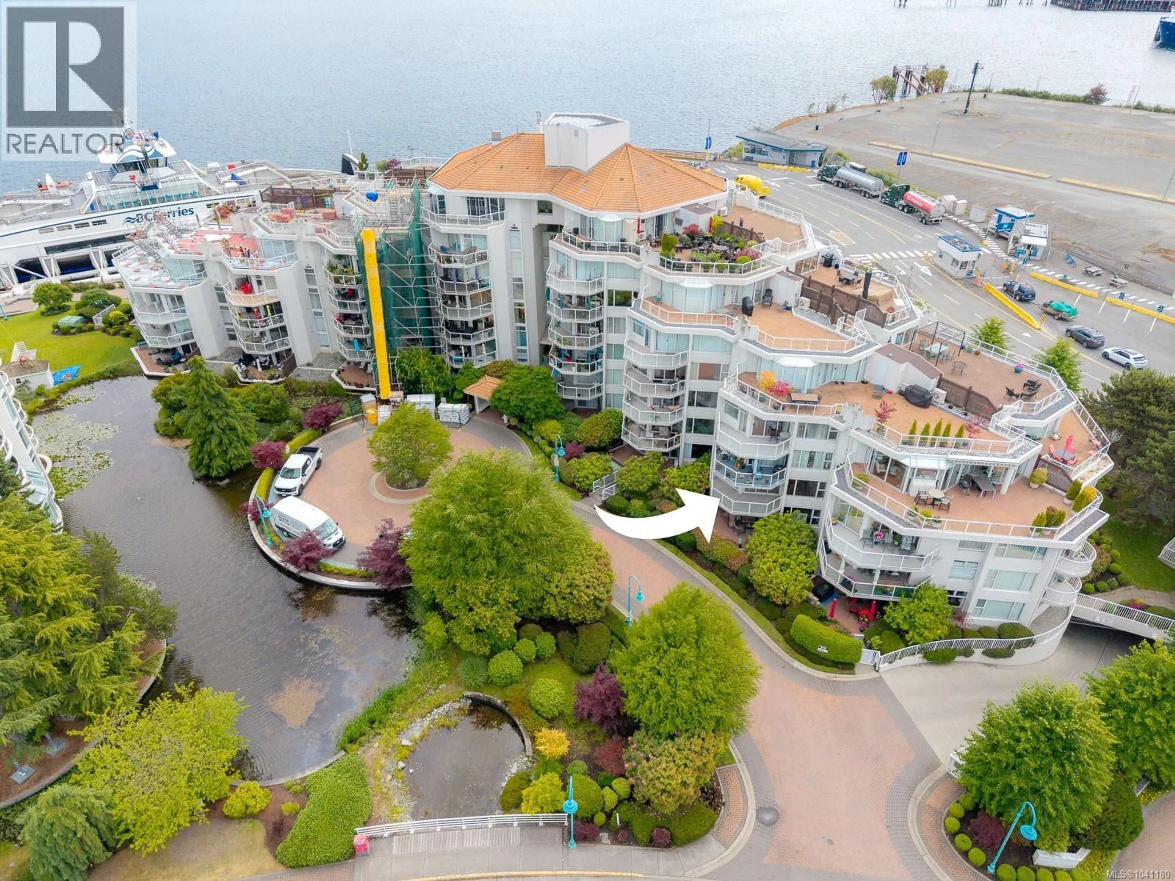 A pic from outside/outdoor area/front of a property/back of a property/a pic from drone, water/lake/river/ocean view for 203 - 158 PROMENADE DRIVE, Nanaimo British Columbia V9R6M7
