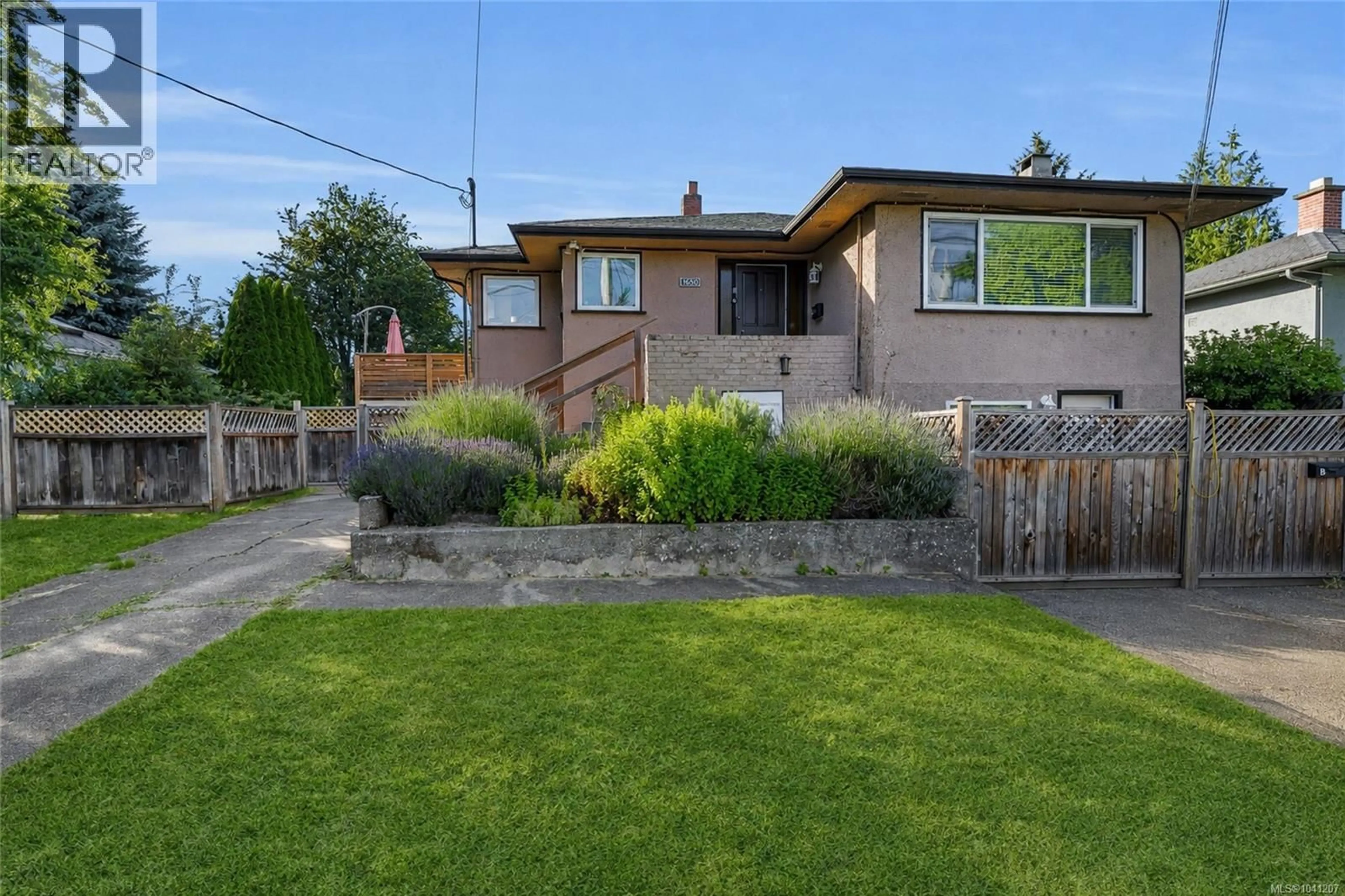 A pic from outside/outdoor area/front of a property/back of a property/a pic from drone, street for 1650 CHANDLER AVENUE, Victoria British Columbia V8S1N6