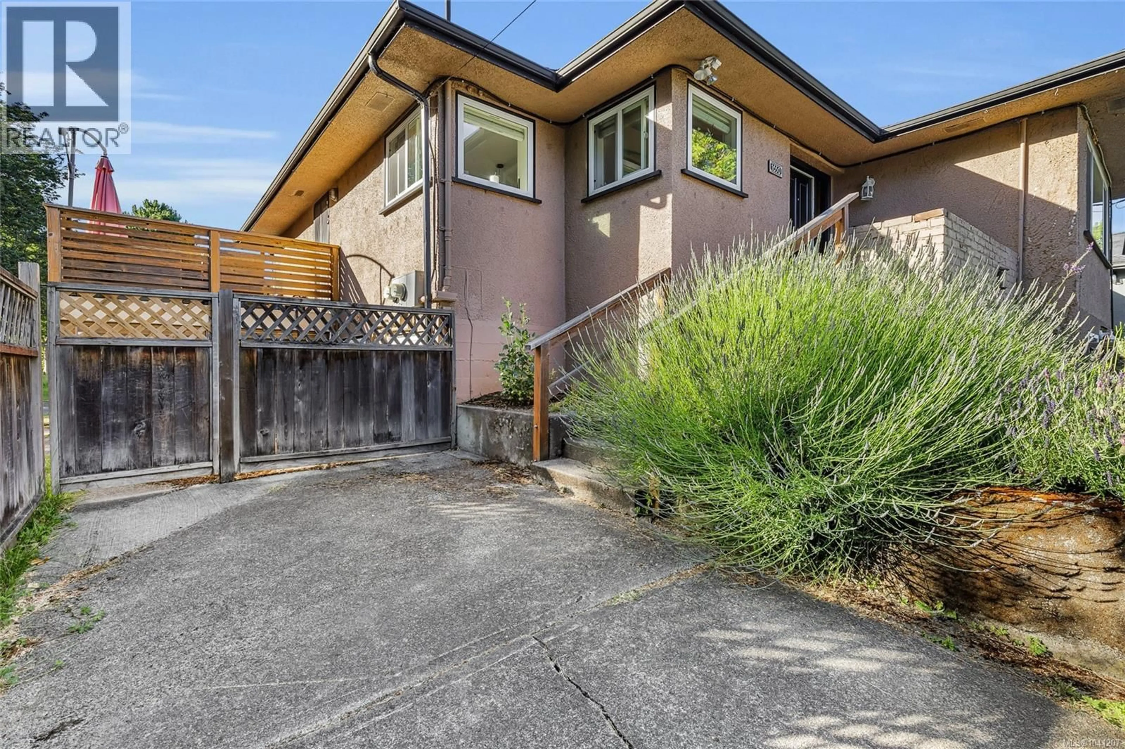 Unknown for 1650 CHANDLER AVENUE, Victoria British Columbia V8S1N6