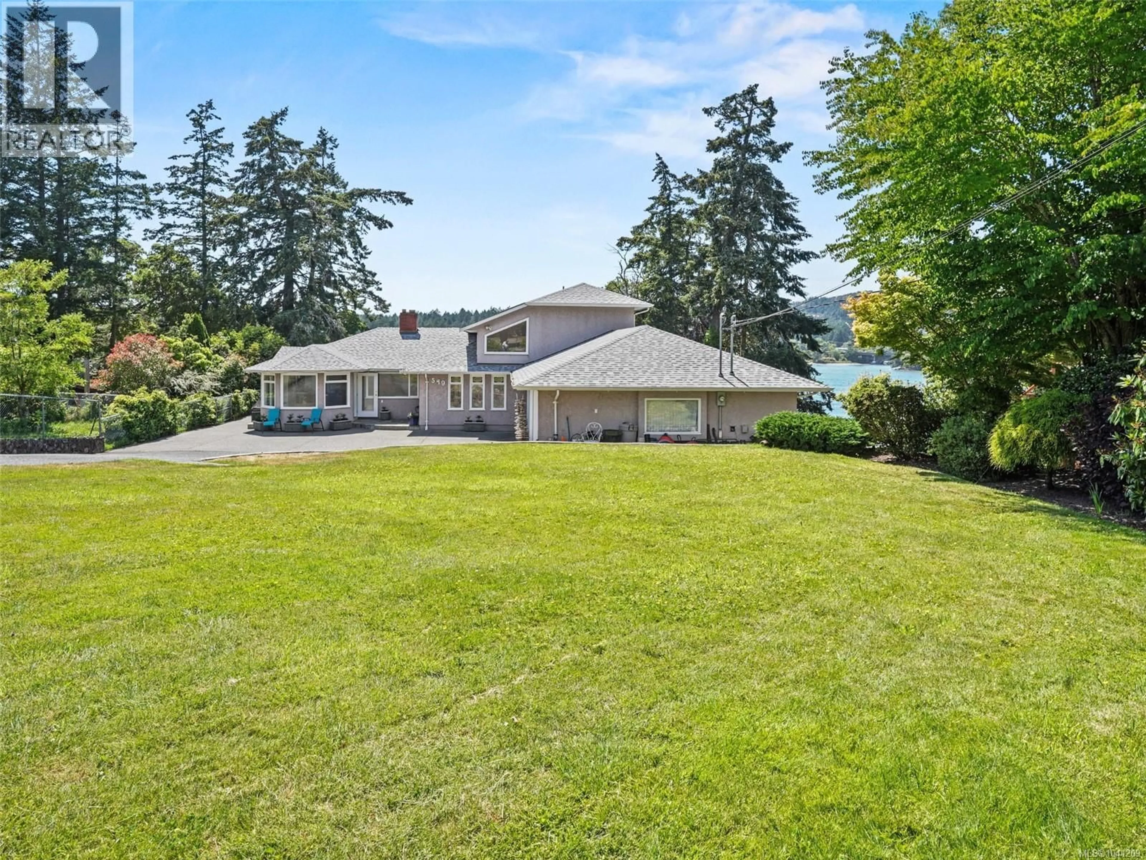 A pic from outside/outdoor area/front of a property/back of a property/a pic from drone, water/lake/river/ocean view for 549 VIEW ROYAL AVENUE, View Royal British Columbia V9B1B9