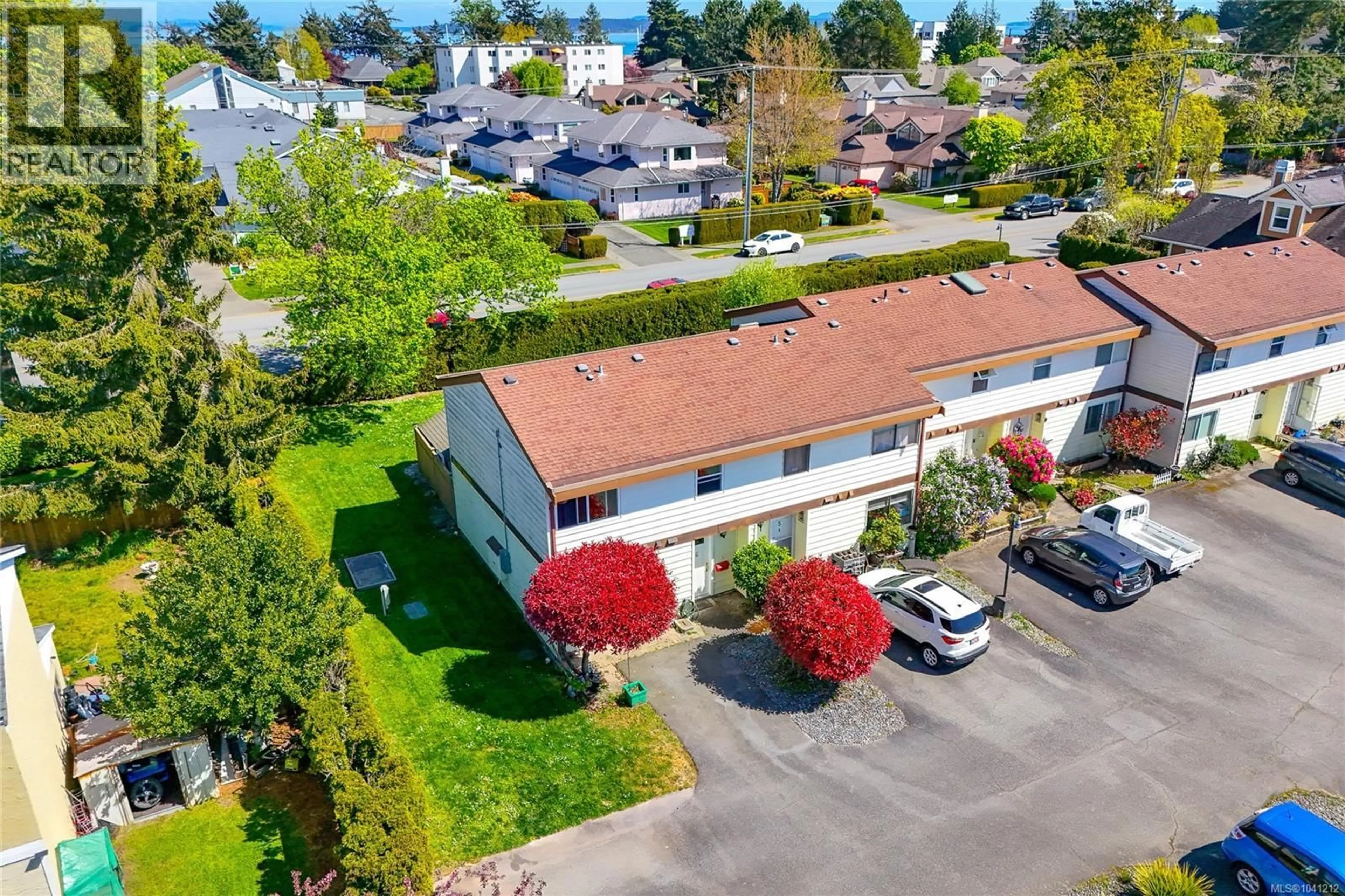 A pic from outside/outdoor area/front of a property/back of a property/a pic from drone, street for 6 - 10046 FIFTH STREET, Sidney British Columbia V8L2X9
