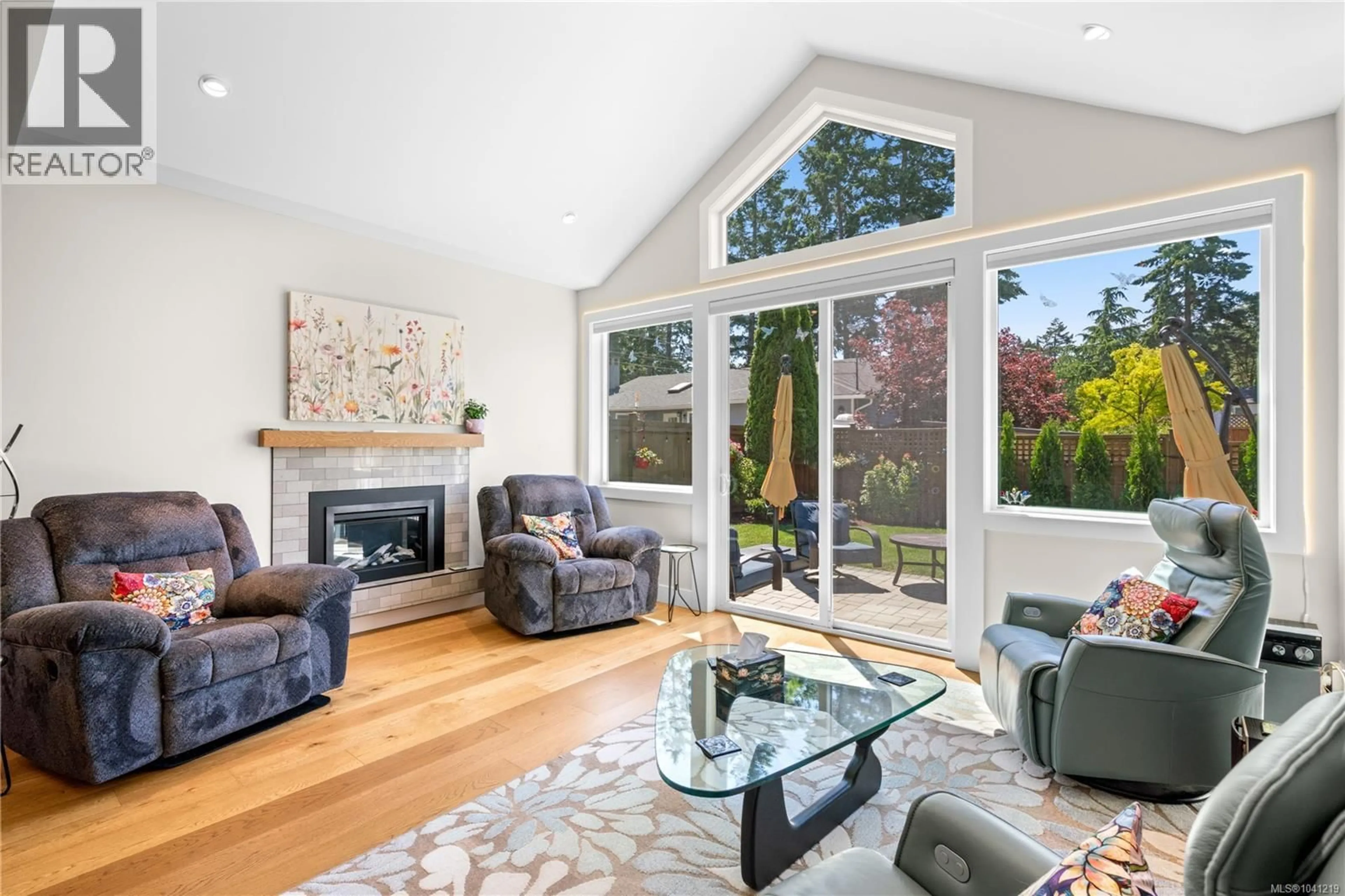 Living room with furniture, unknown for 1183 MARCHANT ROAD, Central Saanich British Columbia V8M1G7