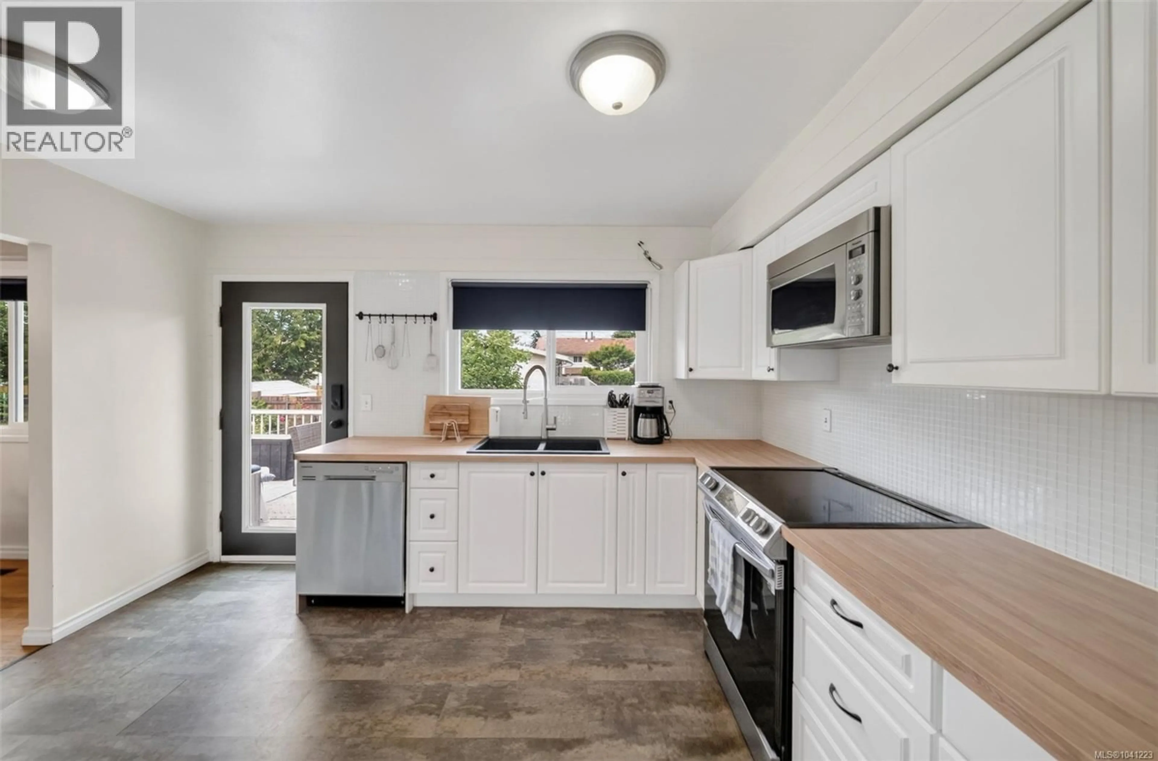 Standard kitchen, ceramic/tile floor for 3023 FREETHY PLACE, Colwood British Columbia V9B2H3