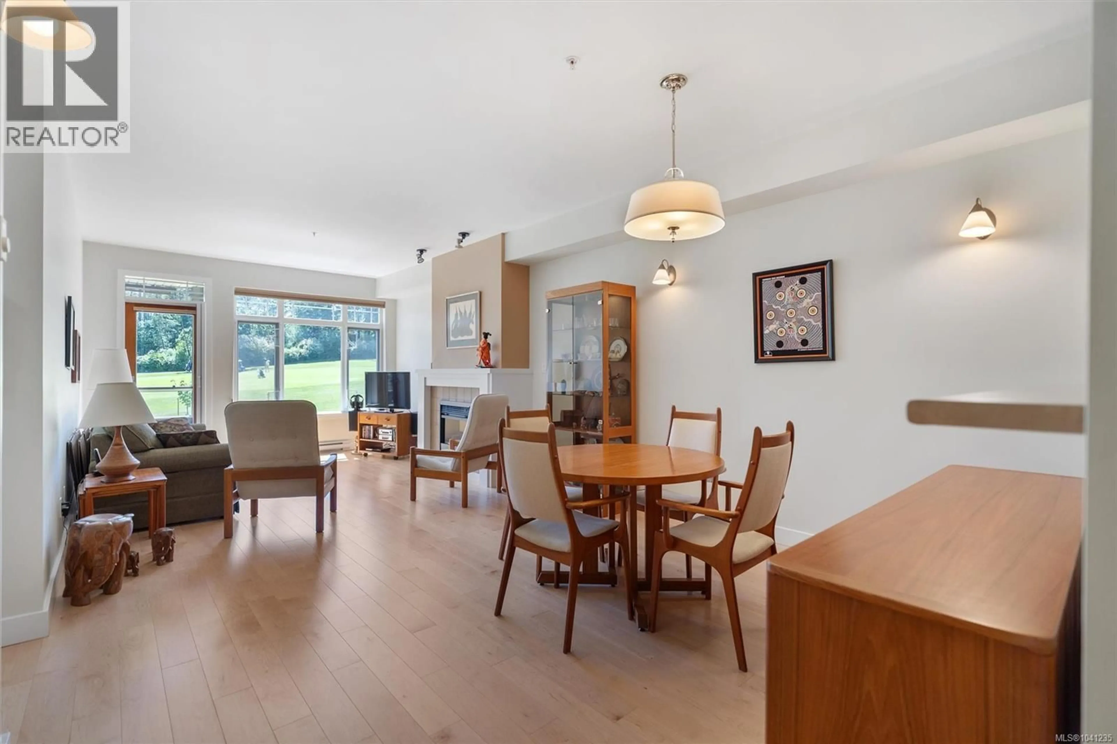 Dining room, wood/laminate floor for 203C - 1115 CRAIGFLOWER ROAD, Esquimalt British Columbia V9A7R1