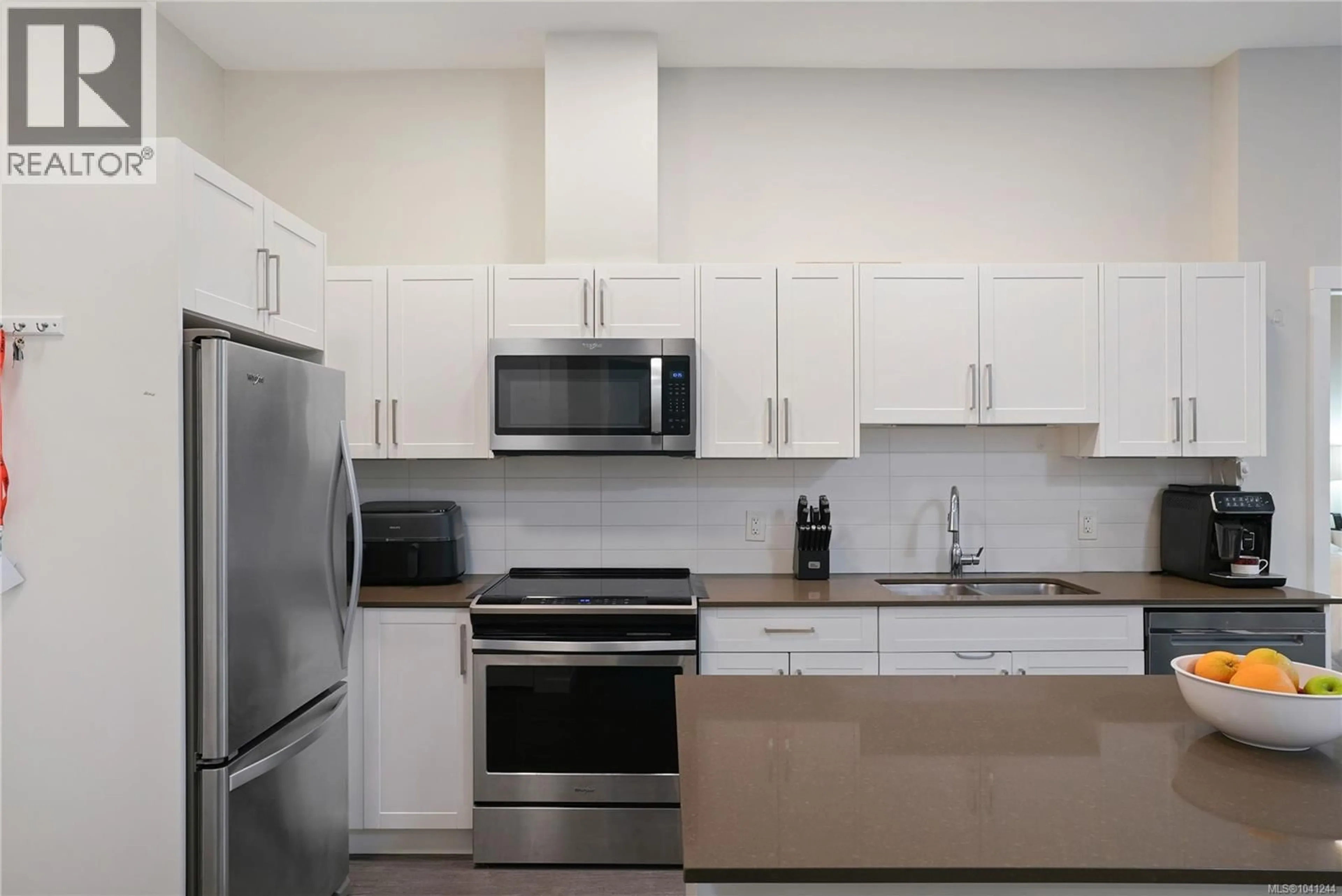 Standard kitchen, unknown for 104 - 2843 JACKLIN ROAD, Langford British Columbia V9B4P4