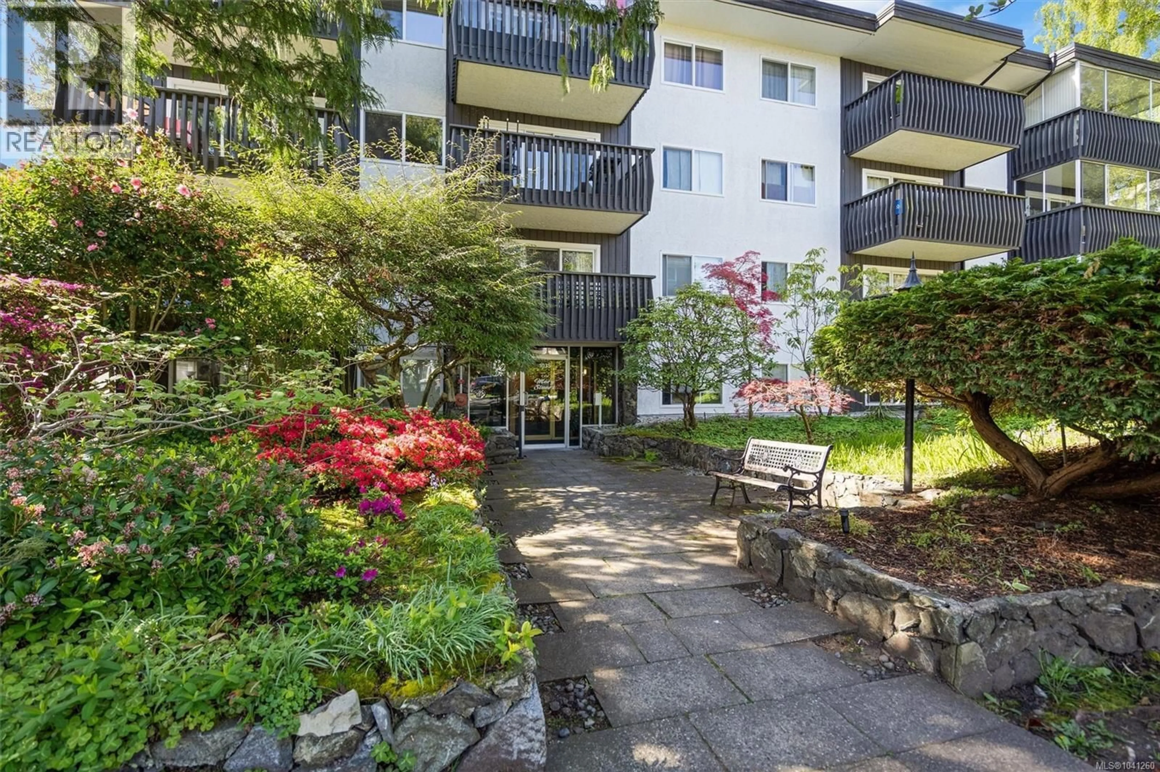 Patio, unknown for 204 - 1035 MCCLURE STREET, Victoria British Columbia V8V3G1