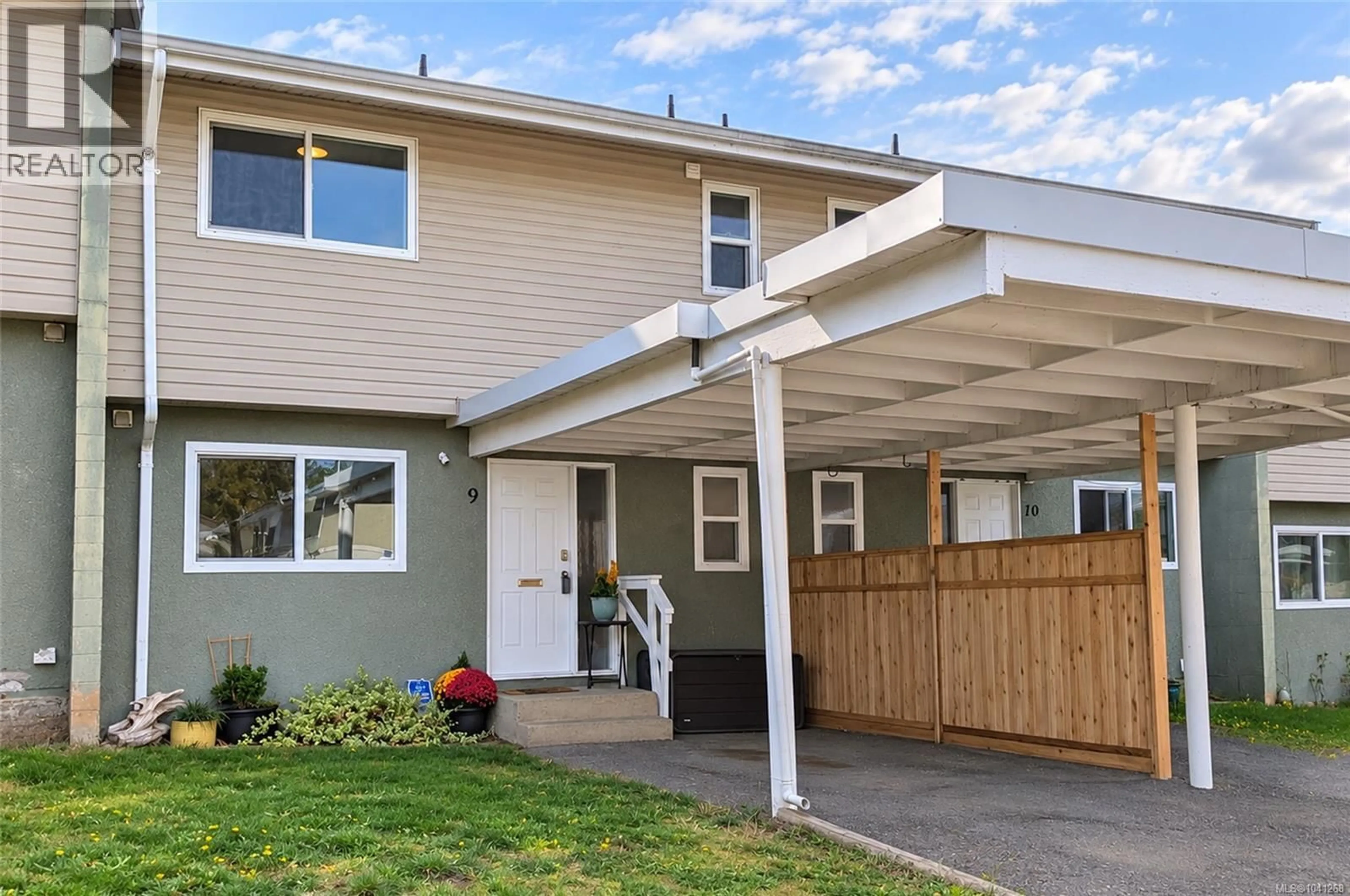 Home with vinyl exterior material, street for 9 - 4110 KENDALL AVENUE, Port Alberni British Columbia V9Y5J1